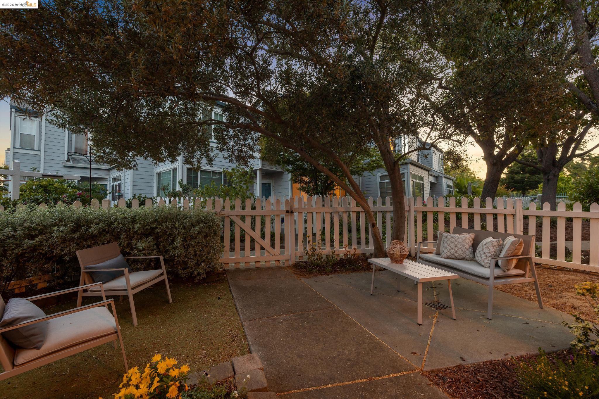 Detail Gallery Image 34 of 60 For 202 Commodore Dr, Richmond,  CA 94804 - 2 Beds | 2/1 Baths