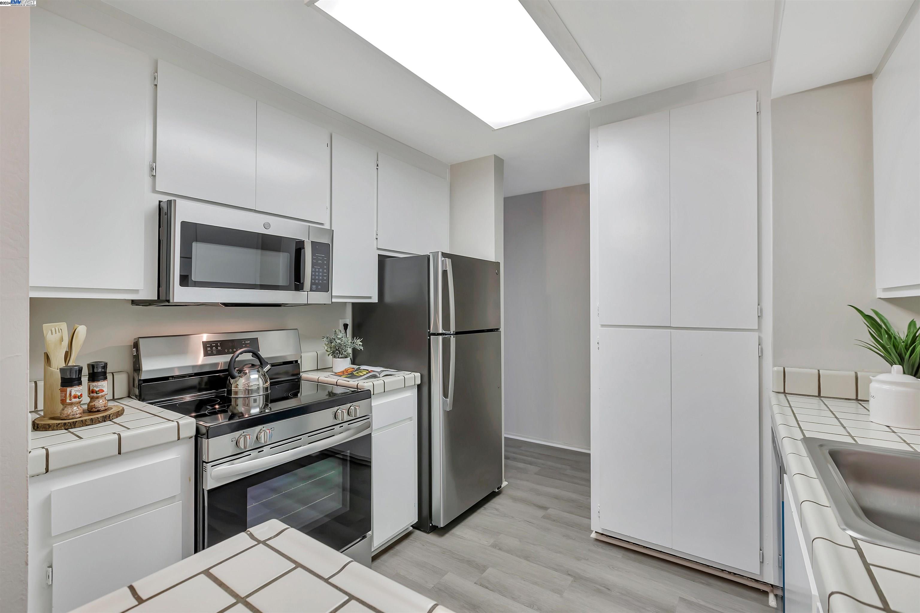 Detail Gallery Image 10 of 30 For 1730 Halford Ave #145,  Santa Clara,  CA 95051 - 1 Beds | 1 Baths