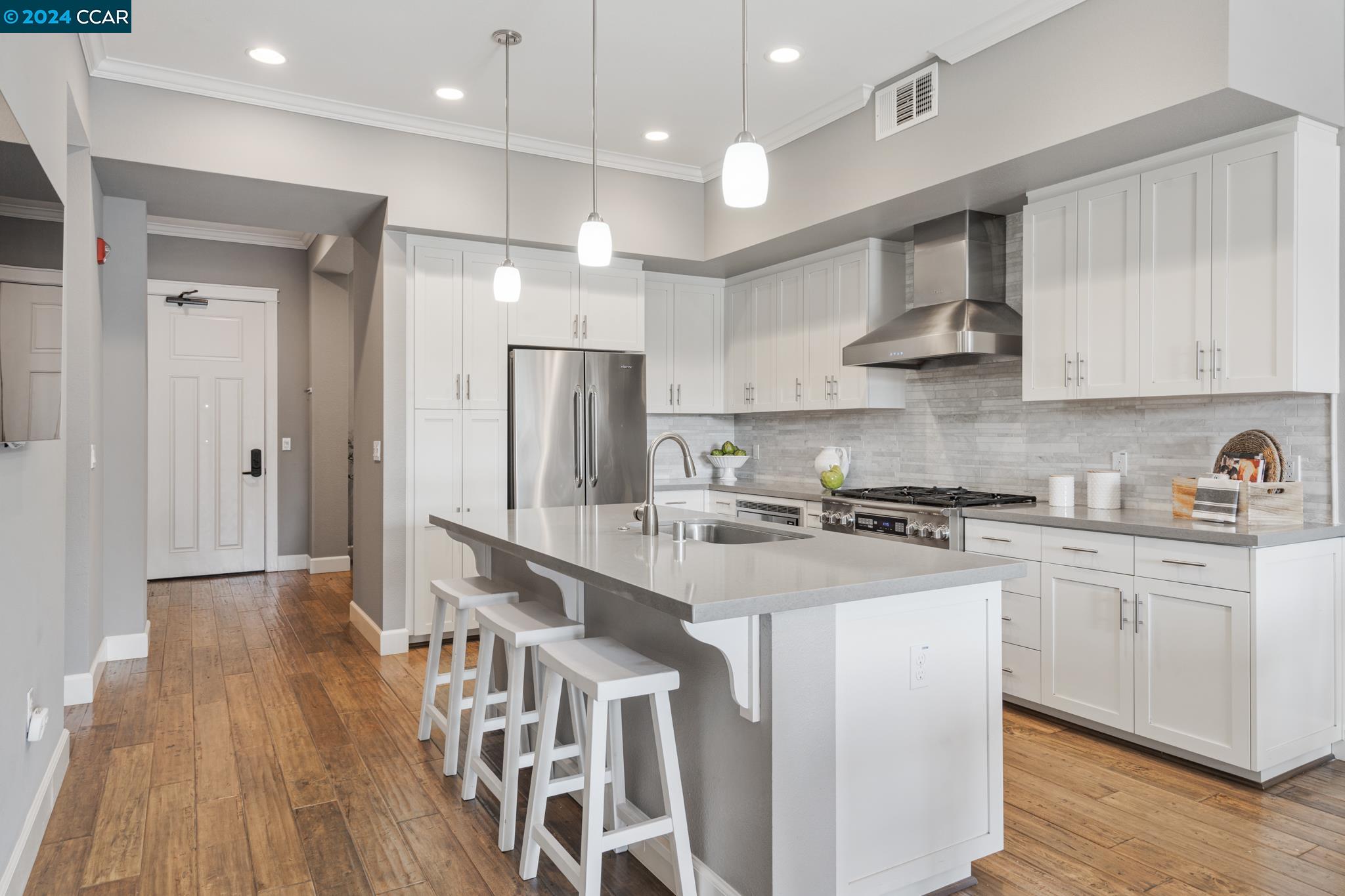 Photo #5: 41060653 Listing 