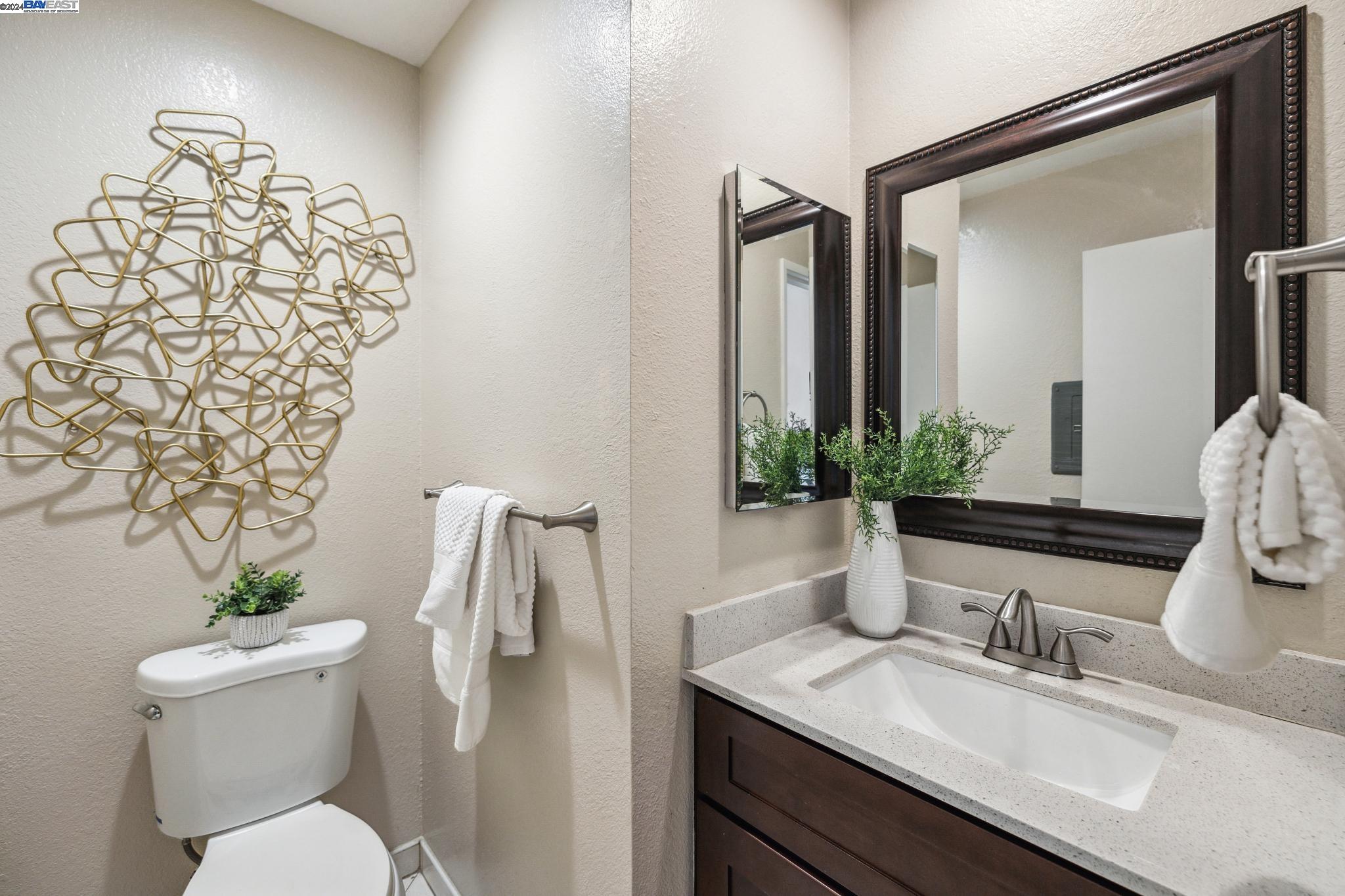 Detail Gallery Image 18 of 60 For 2737 Markham Ct, Hayward,  CA 94542 - 3 Beds | 2/1 Baths