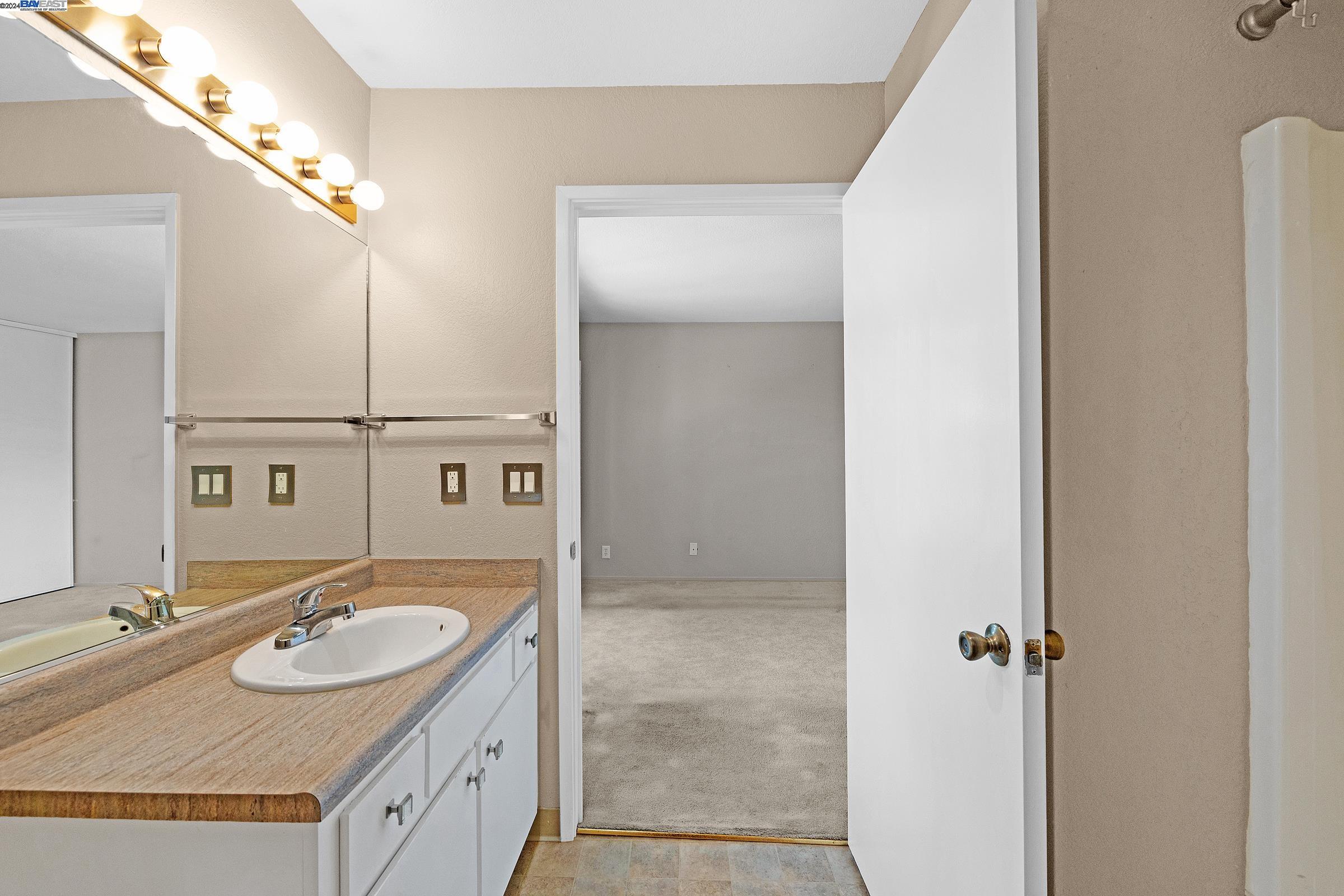 Detail Gallery Image 19 of 21 For 14101 E 14th St #203,  San Leandro,  CA 94578 - 2 Beds | 2 Baths