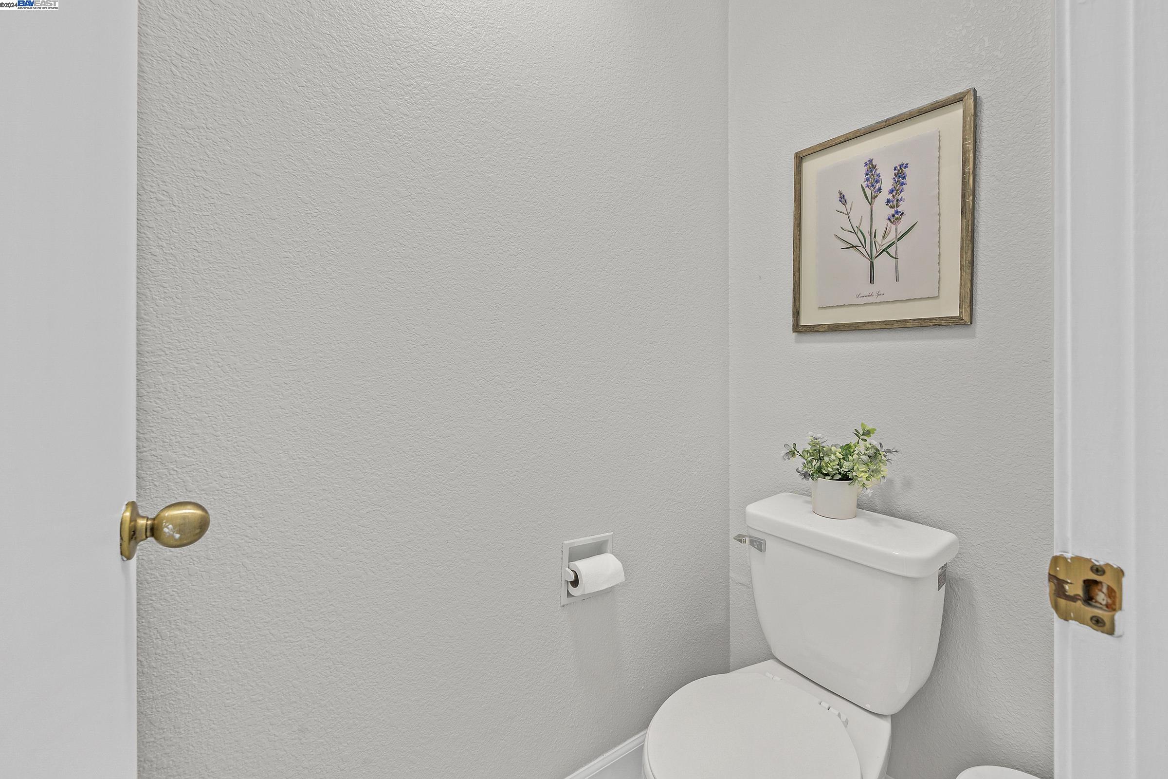 Detail Gallery Image 26 of 34 For 5228 Mill Creek Ln, San Jose,  CA 95136 - 4 Beds | 2/1 Baths