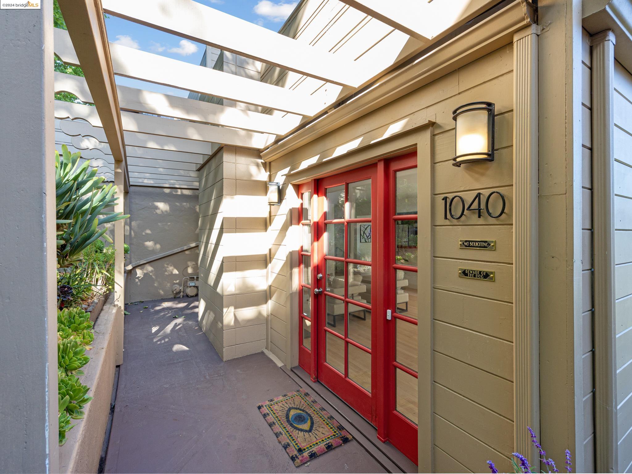 Detail Gallery Image 3 of 60 For 1040 Keith Avenue, Berkeley,  CA 94708 - 4 Beds | 3/1 Baths