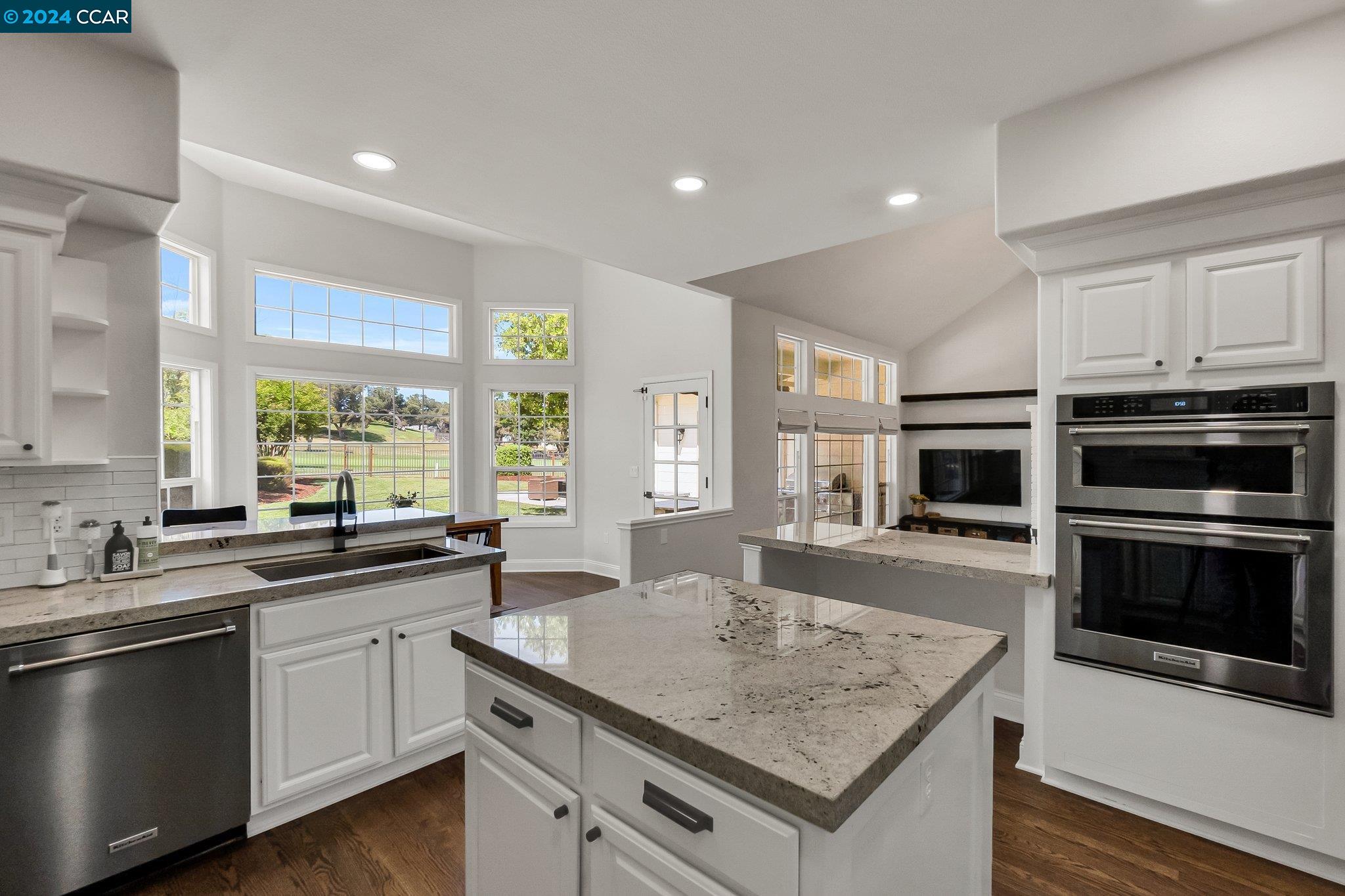 Detail Gallery Image 15 of 56 For 625 Randys Cir, Hollister,  CA 95023 - 4 Beds | 2/1 Baths