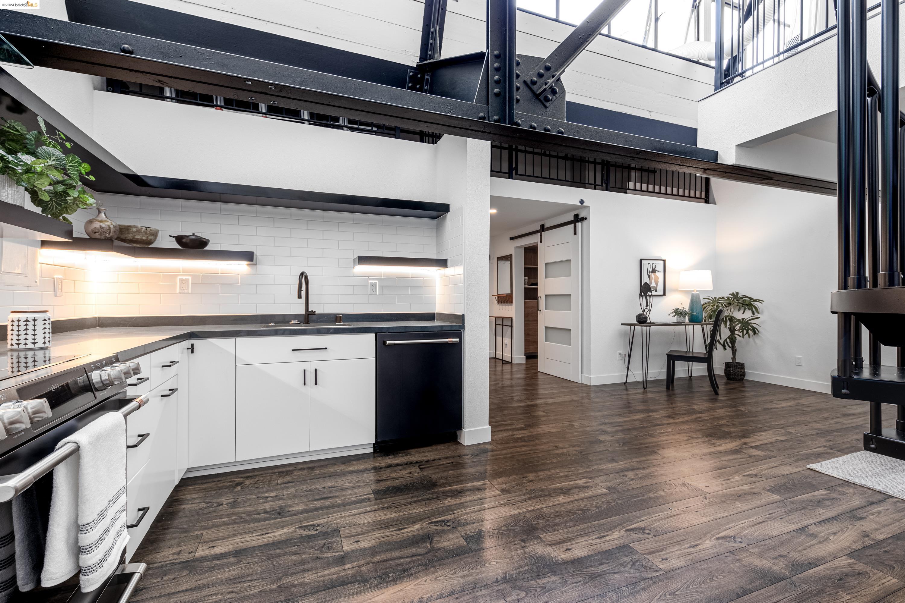 Photo #5: 41060692 Listing 