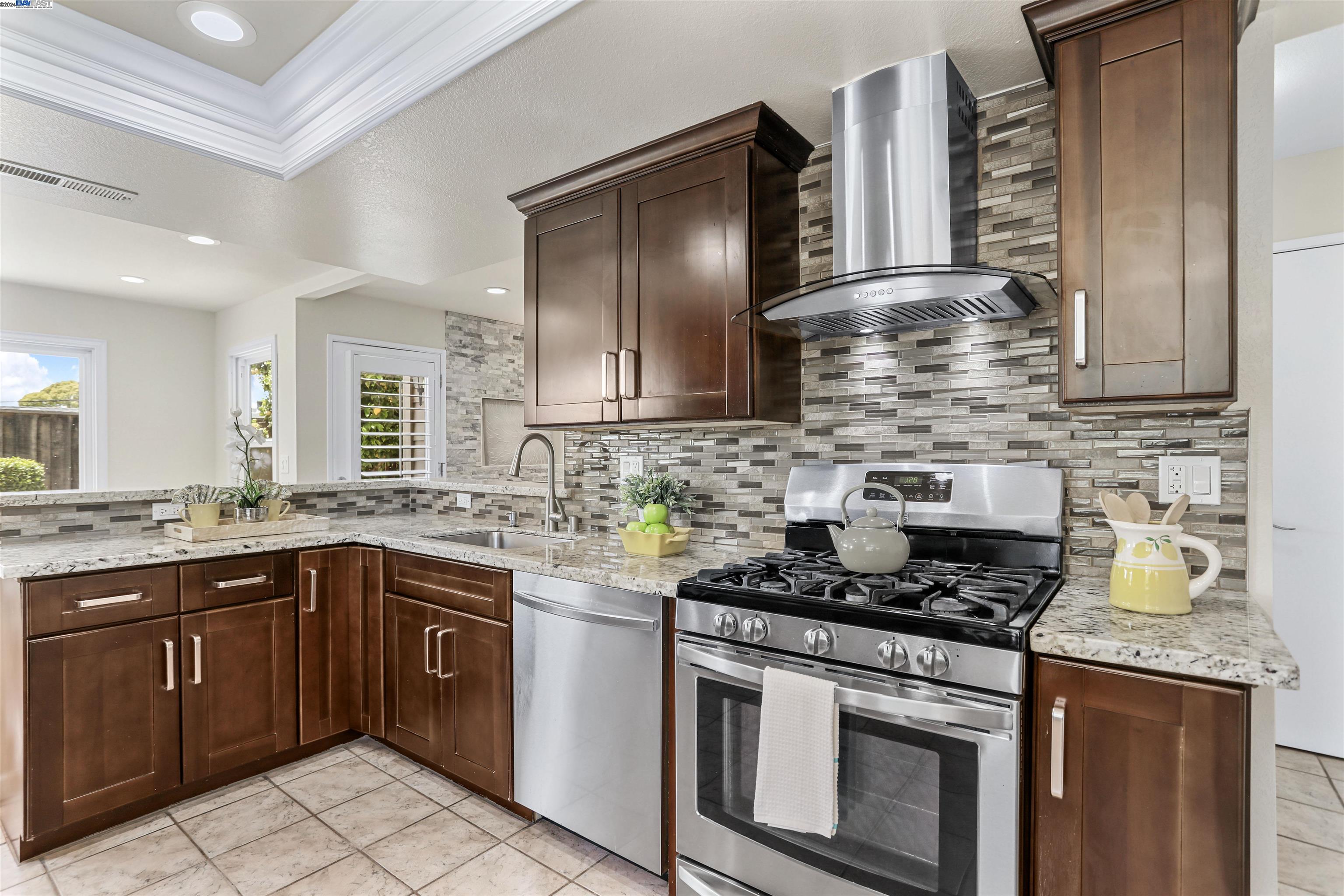 Detail Gallery Image 14 of 41 For 41563 Patton Terrace, Fremont,  CA 94538 - 3 Beds | 2/1 Baths