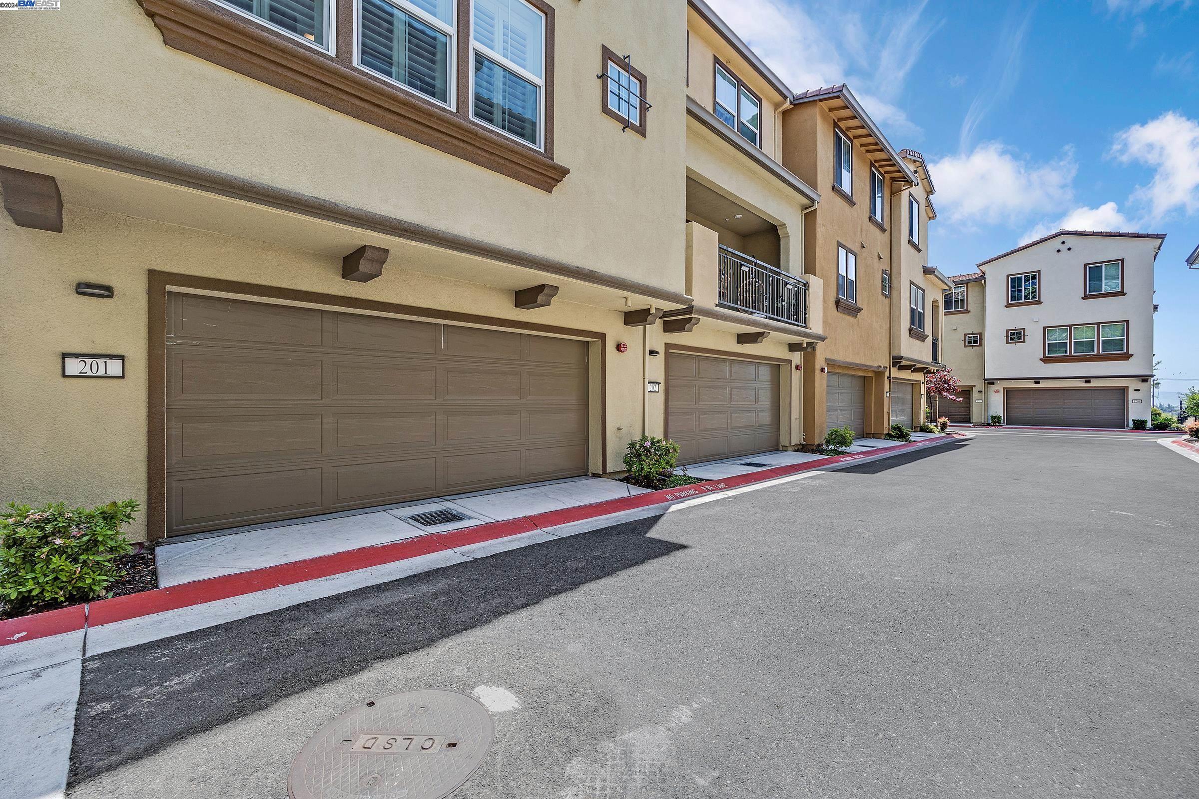 Detail Gallery Image 30 of 32 For 16310 Ridgehaven Dr. #201,  San Leandro,  CA 94578 - 4 Beds | 3/1 Baths