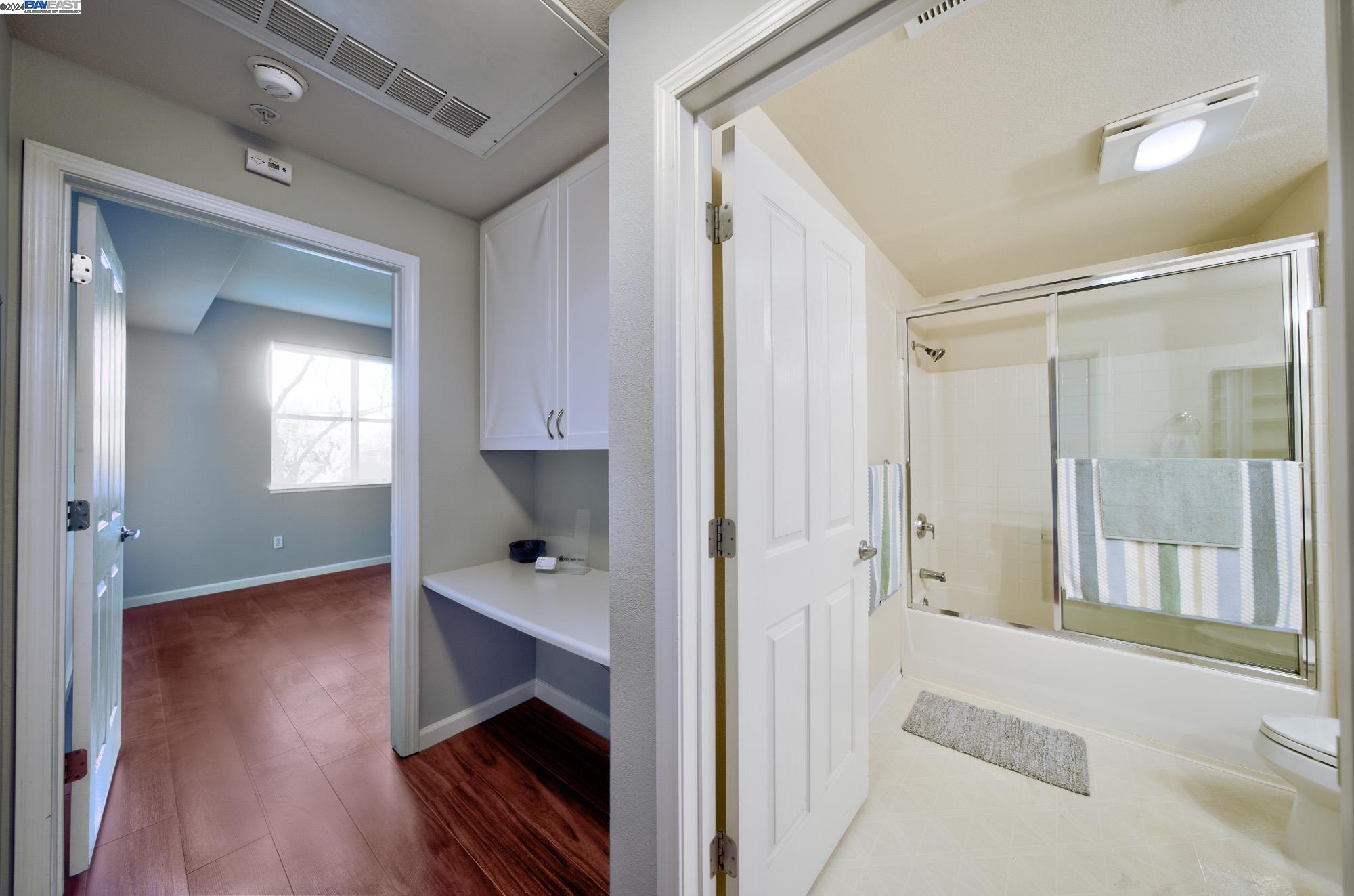 Detail Gallery Image 12 of 27 For 1982 W Bayshore Rd #115,  East Palo Alto,  CA 94303 - 1 Beds | 1 Baths