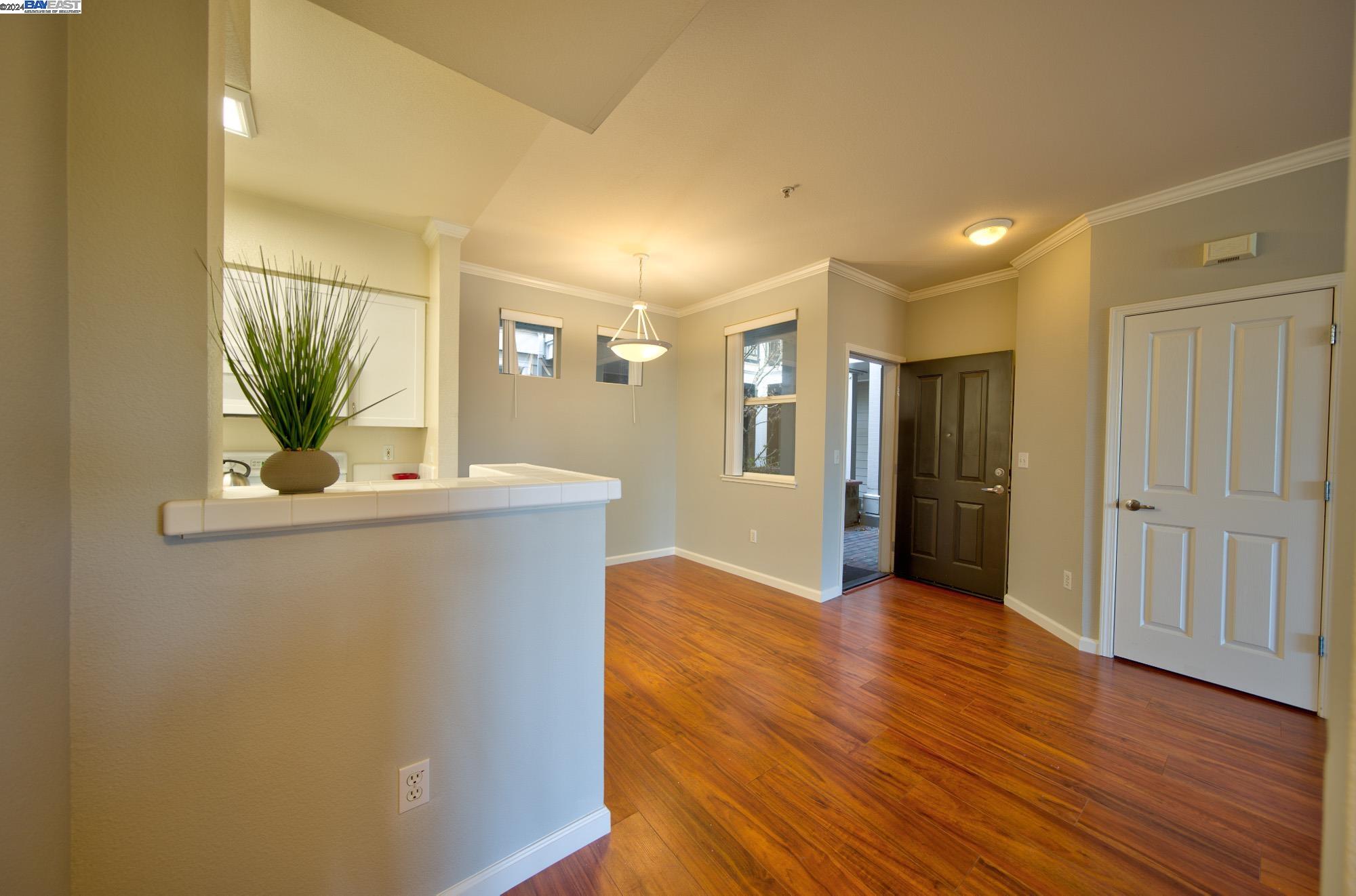 Detail Gallery Image 7 of 27 For 1982 W Bayshore Rd #115,  East Palo Alto,  CA 94303 - 1 Beds | 1 Baths