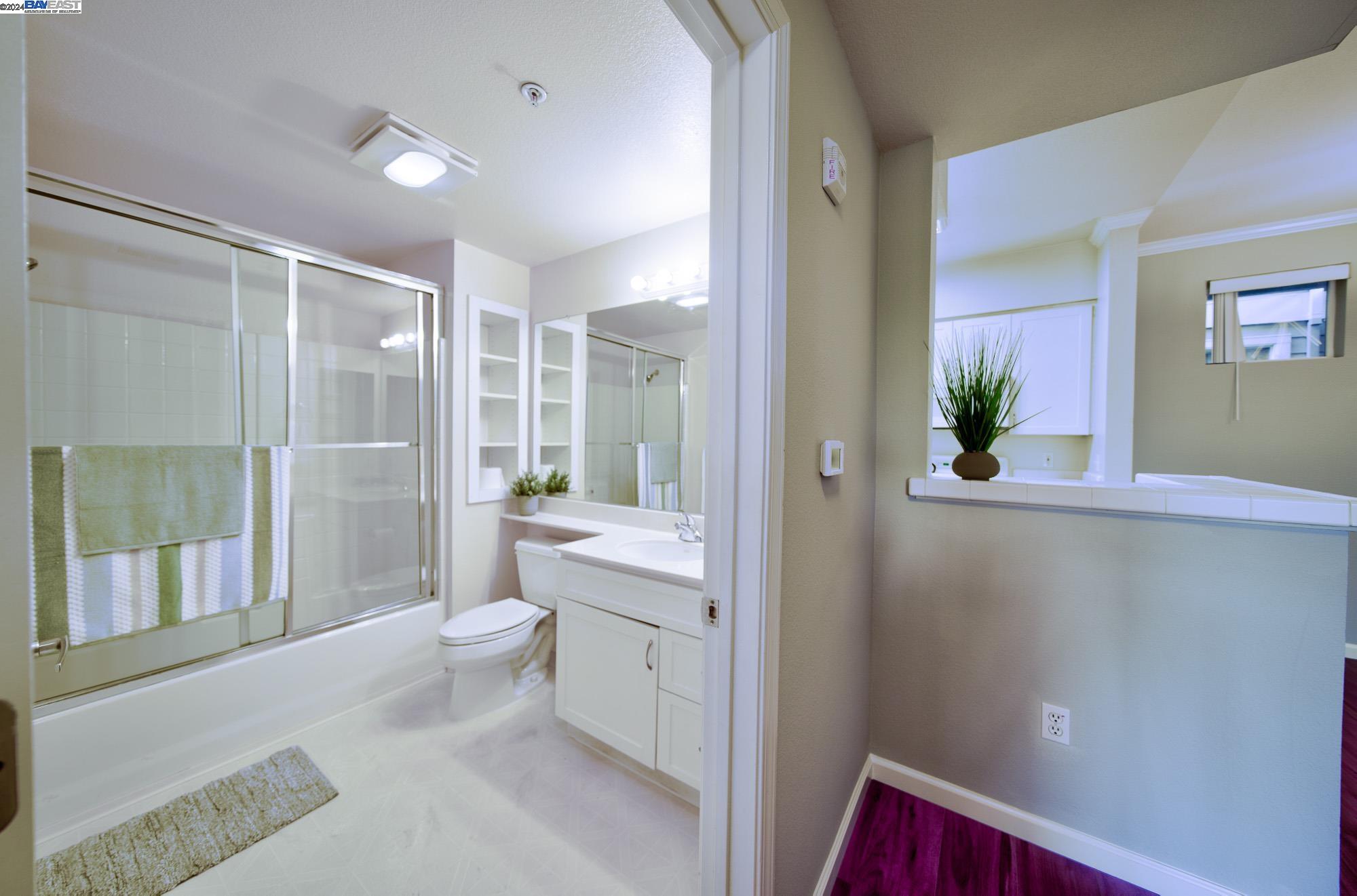 Detail Gallery Image 8 of 27 For 1982 W Bayshore Rd #115,  East Palo Alto,  CA 94303 - 1 Beds | 1 Baths