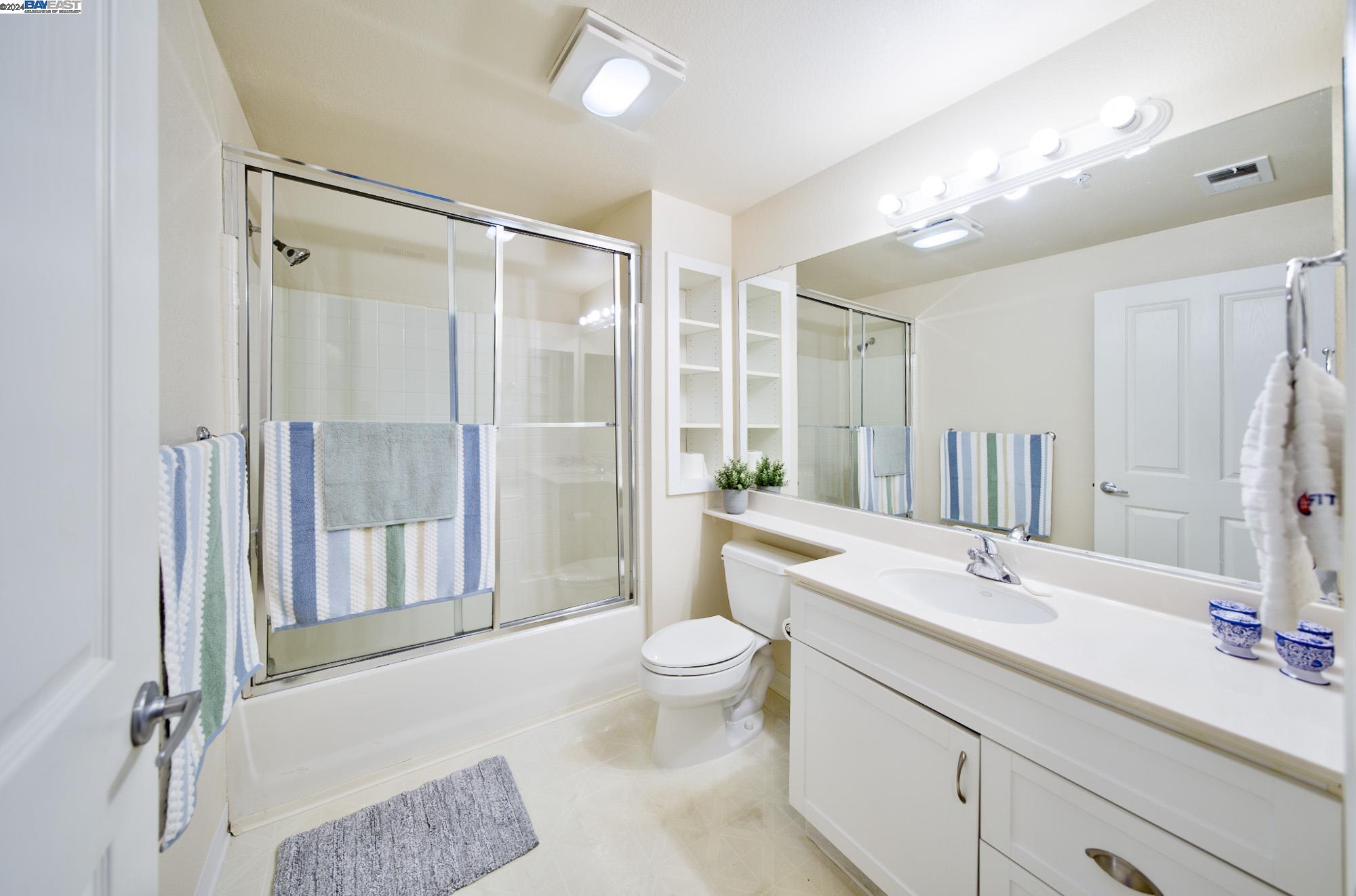 Detail Gallery Image 9 of 27 For 1982 W Bayshore Rd #115,  East Palo Alto,  CA 94303 - 1 Beds | 1 Baths