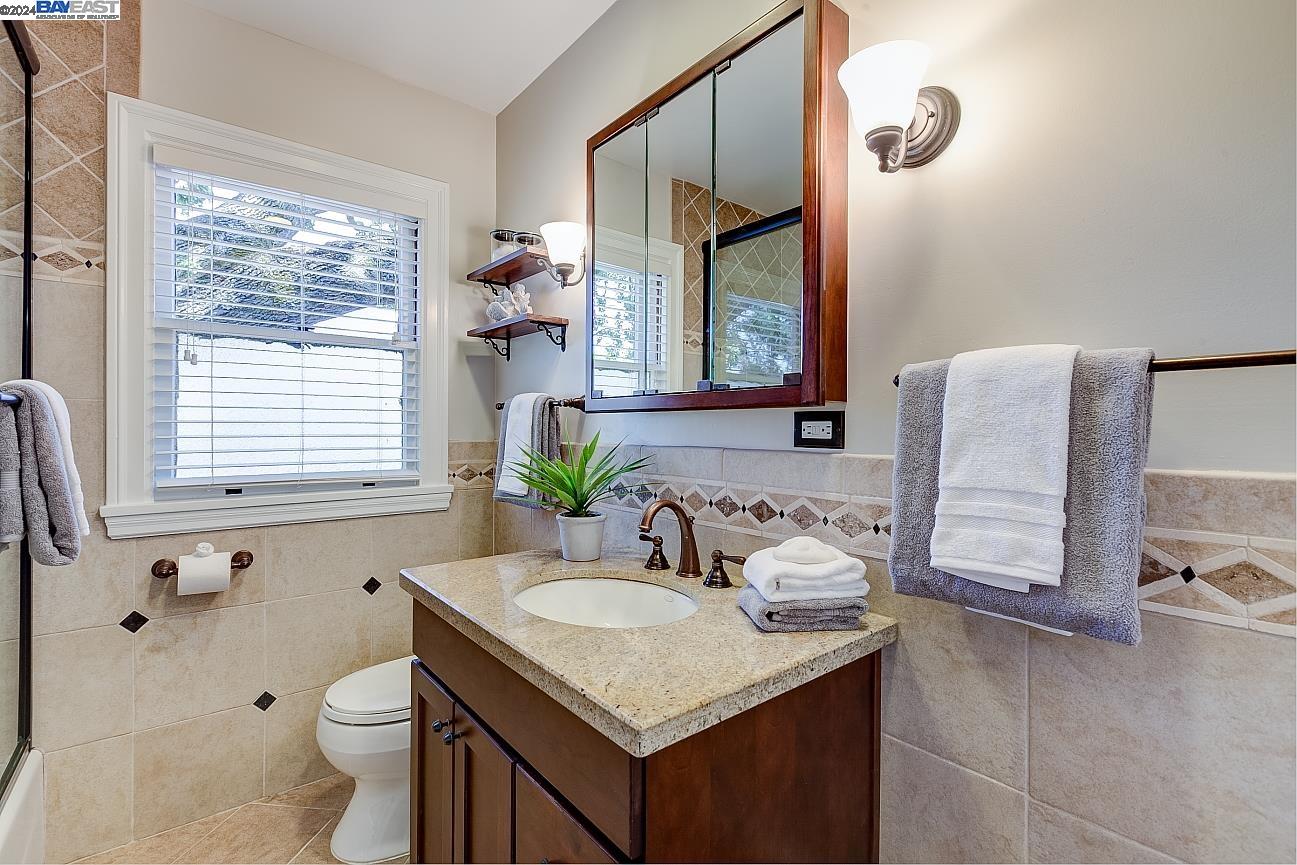 Detail Gallery Image 19 of 36 For 860 Begier Ave., San Leandro,  CA 94577 - 3 Beds | 1/1 Baths