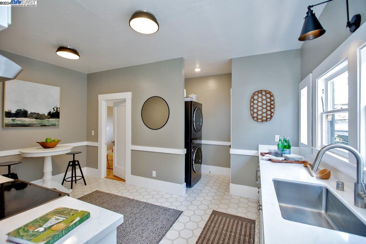 Detail Gallery Image 16 of 40 For 604 Pacific Ave, Alameda,  CA 94501 - 2 Beds | 1 Baths