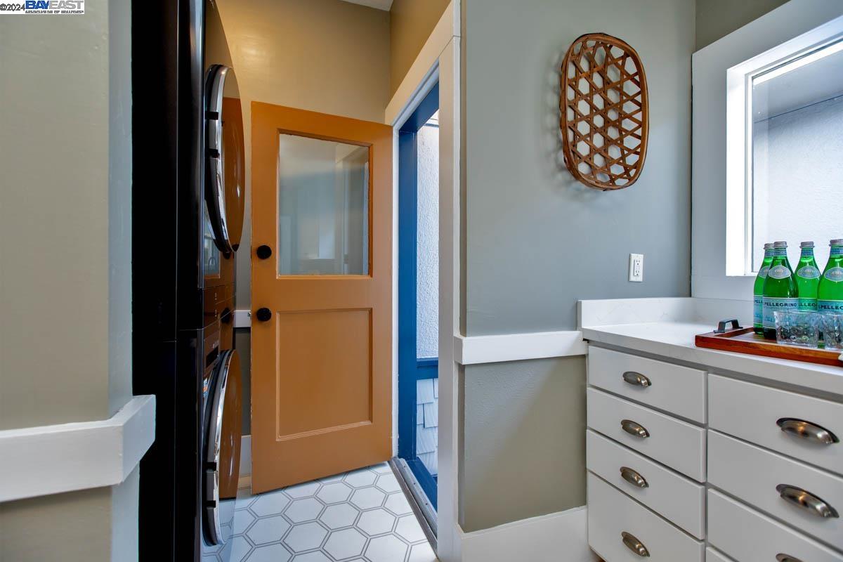 Detail Gallery Image 21 of 40 For 604 Pacific Ave, Alameda,  CA 94501 - 2 Beds | 1 Baths