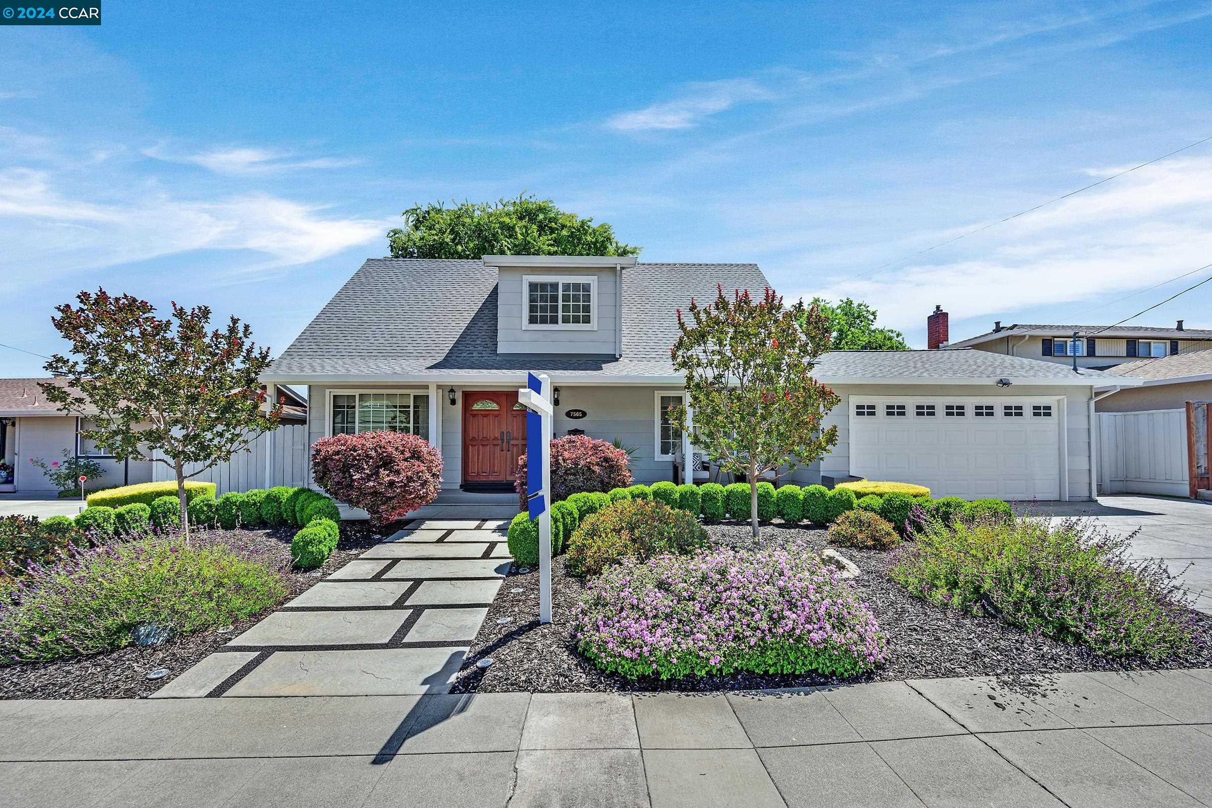Detail Gallery Image 1 of 1 For 7565 Peppertree Rd, Dublin,  CA 94568 - 5 Beds | 2 Baths