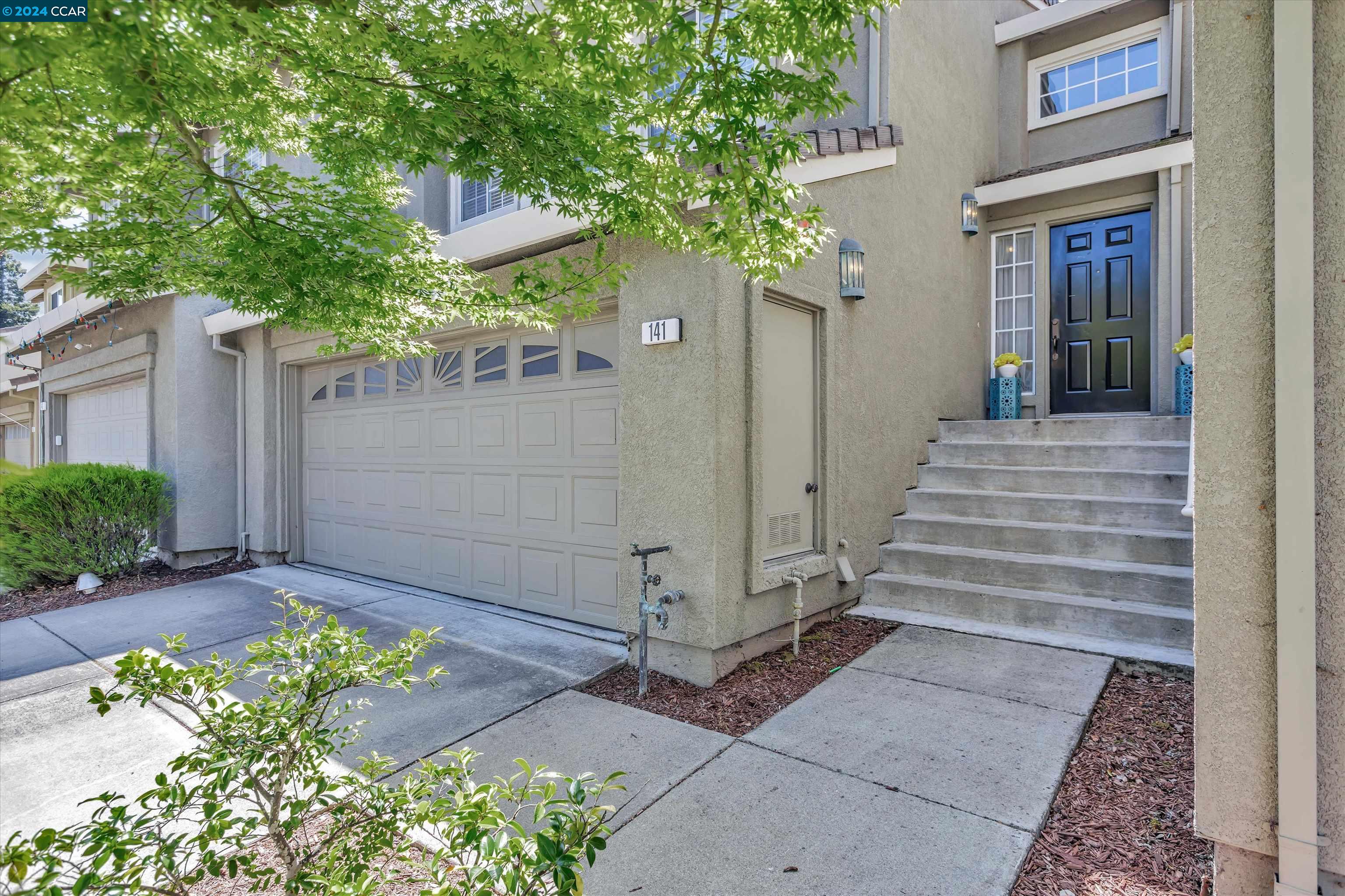 Detail Gallery Image 2 of 32 For 141 Enchanted Way, San Ramon,  CA 94583-1266 - 3 Beds | 2/1 Baths