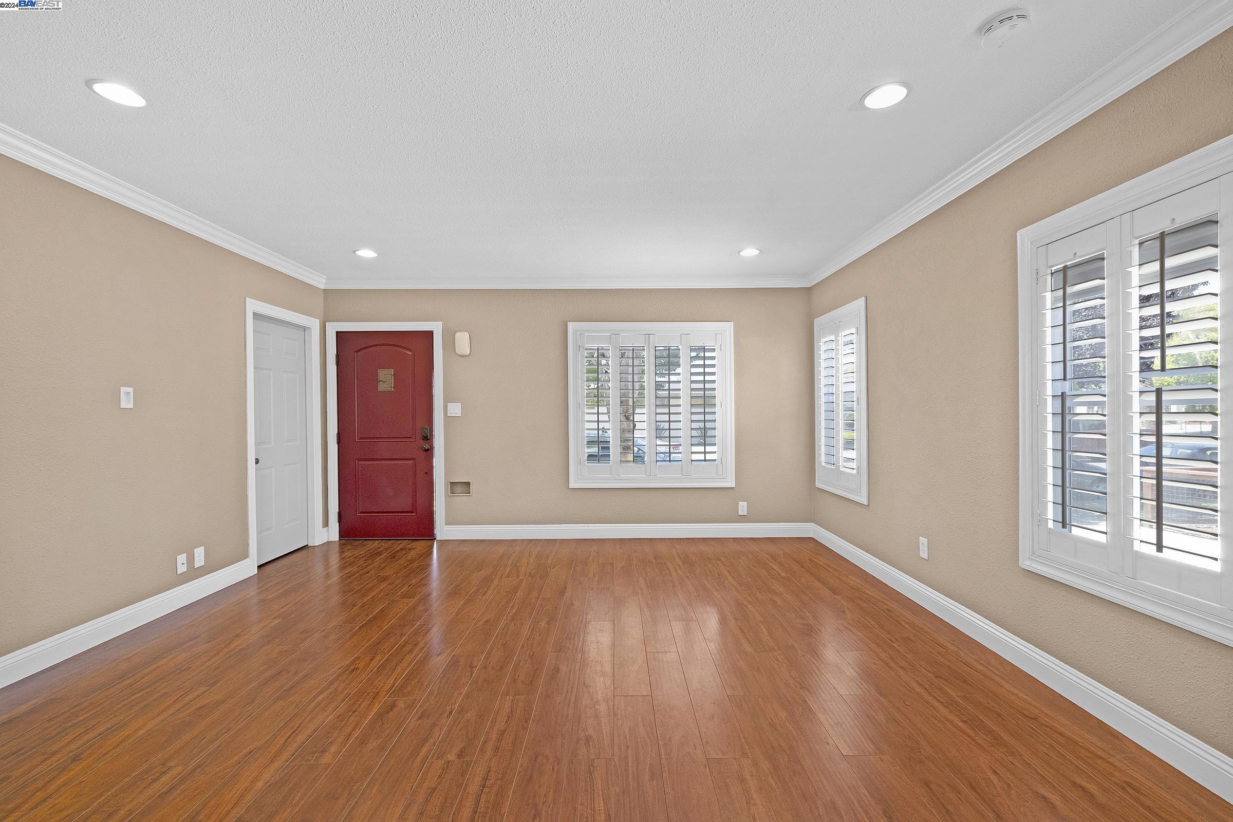 Detail Gallery Image 8 of 42 For 1340 Carpentier St, San Leandro,  CA 94577 - 2 Beds | 2 Baths