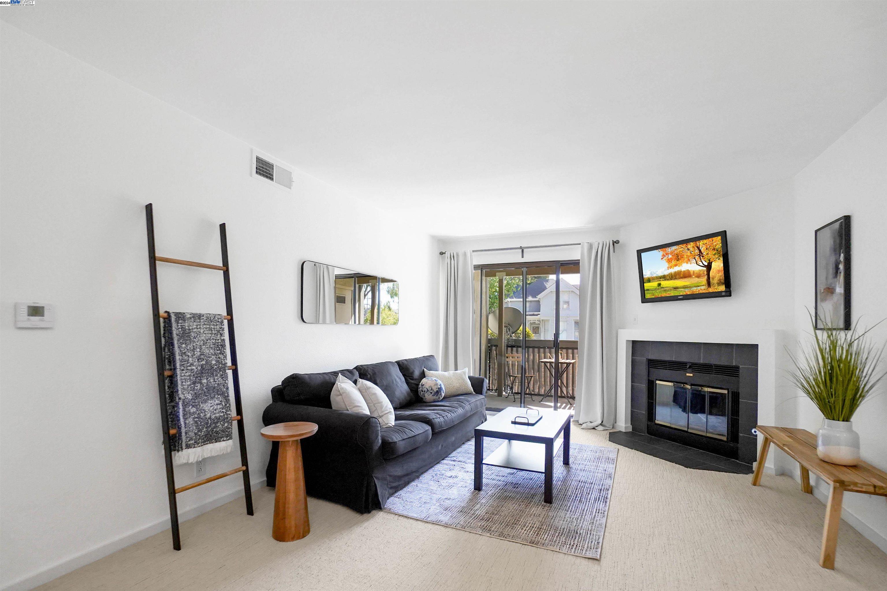 Detail Gallery Image 11 of 41 For 1318 B St #104,  Hayward,  CA 94541 - 2 Beds | 2 Baths