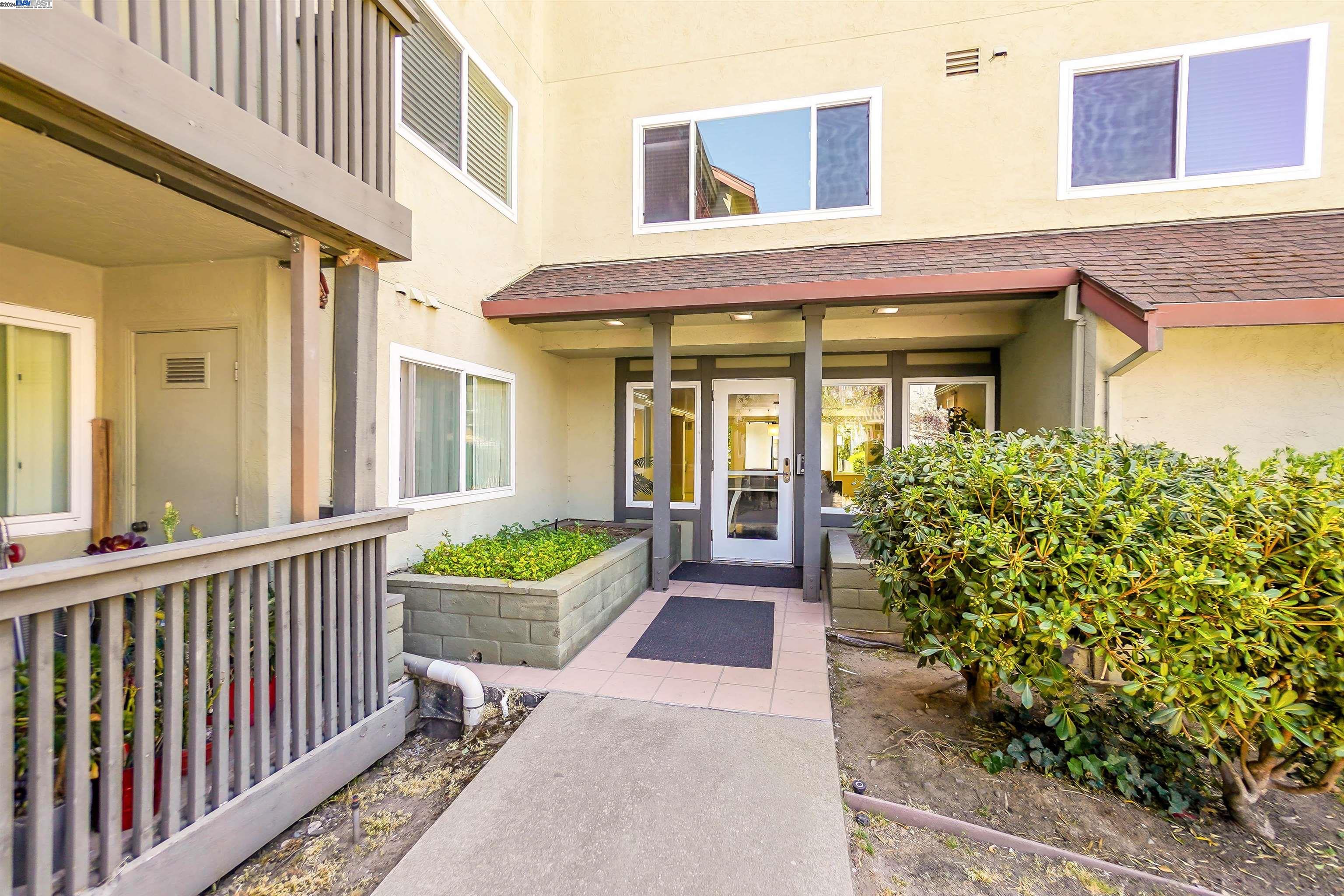 Detail Gallery Image 31 of 41 For 1318 B St #104,  Hayward,  CA 94541 - 2 Beds | 2 Baths