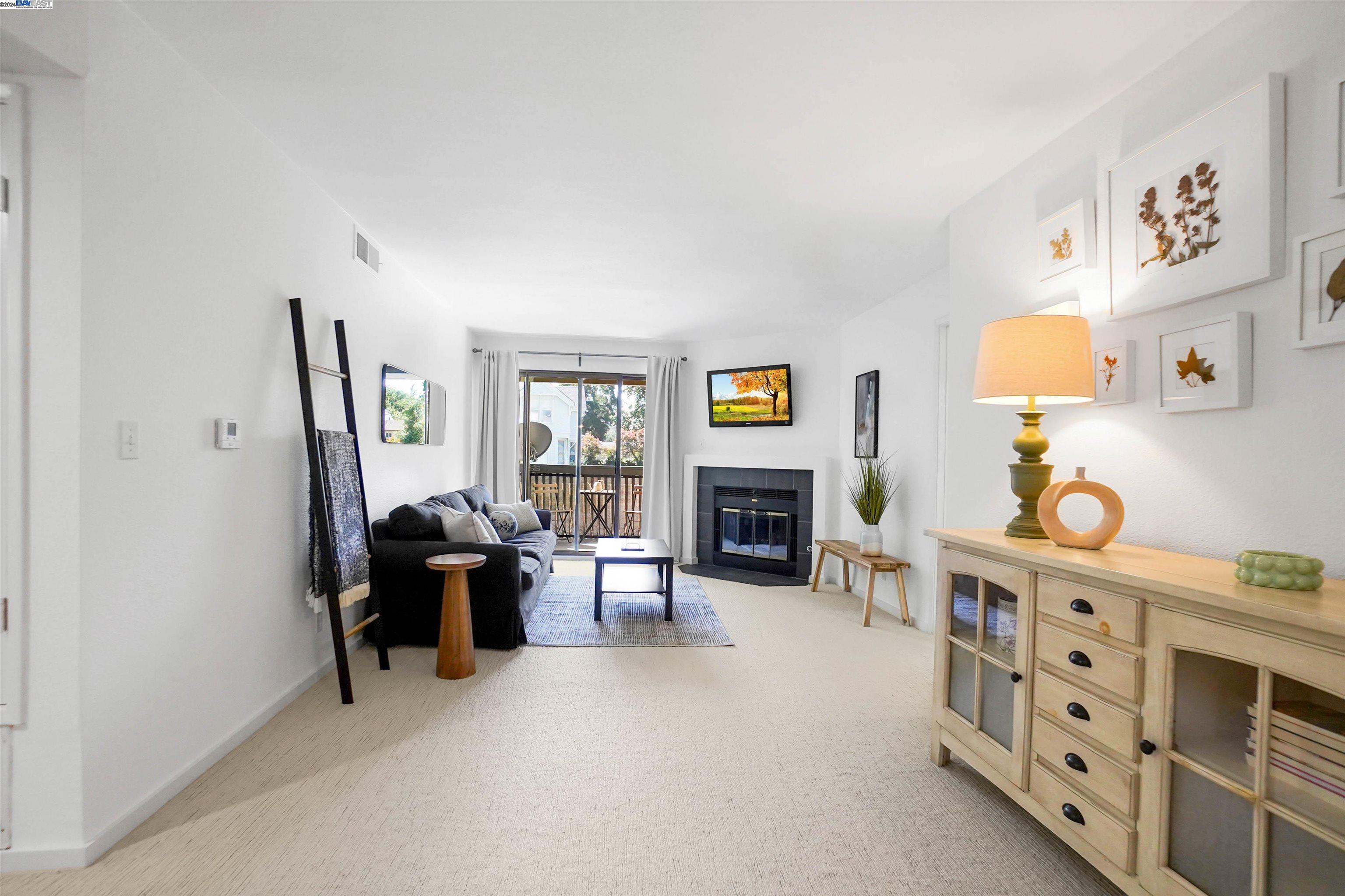 Detail Gallery Image 10 of 41 For 1318 B St #104,  Hayward,  CA 94541 - 2 Beds | 2 Baths