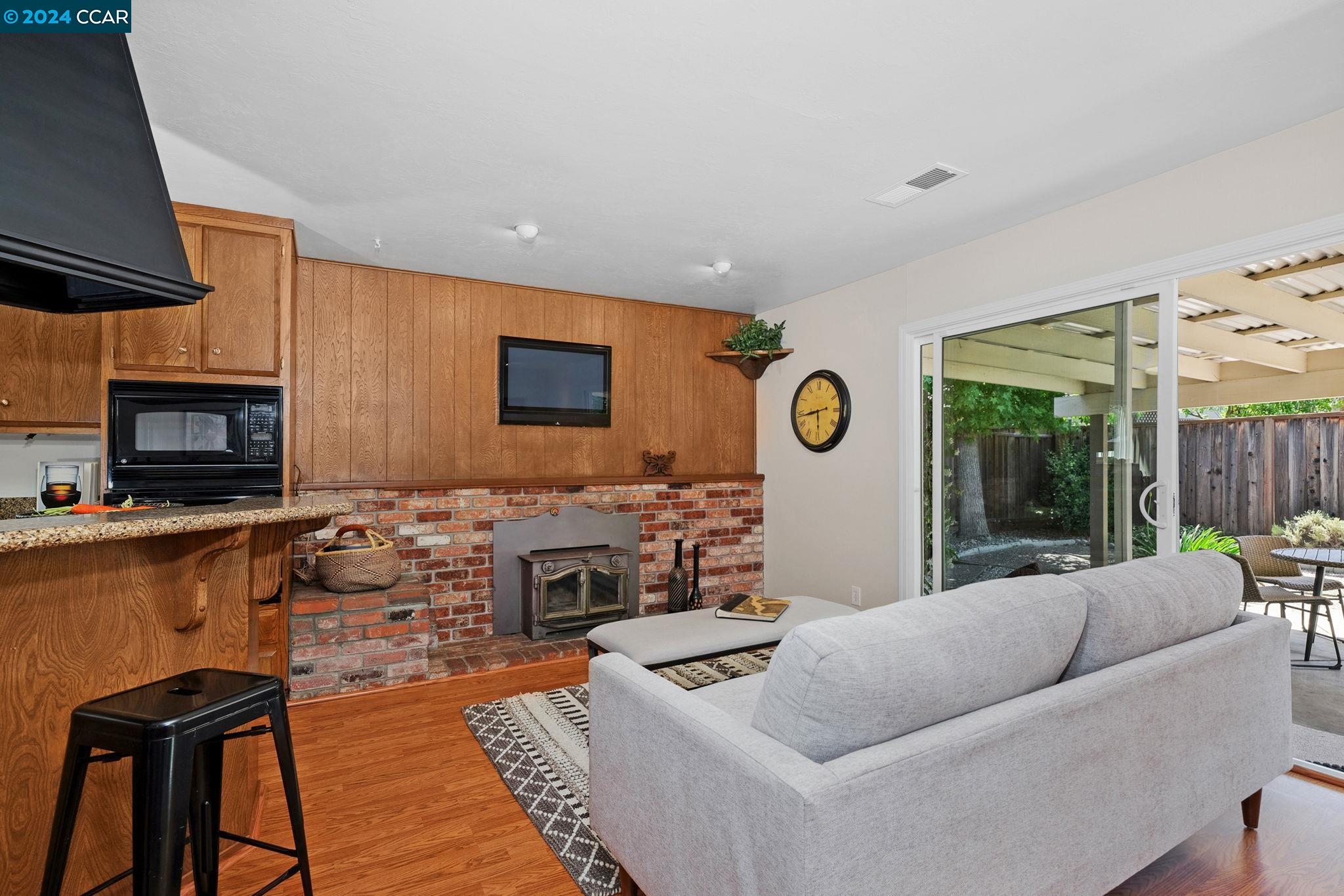 Detail Gallery Image 12 of 29 For 1812 Hayes Court, Concord,  CA 94521 - 3 Beds | 2 Baths