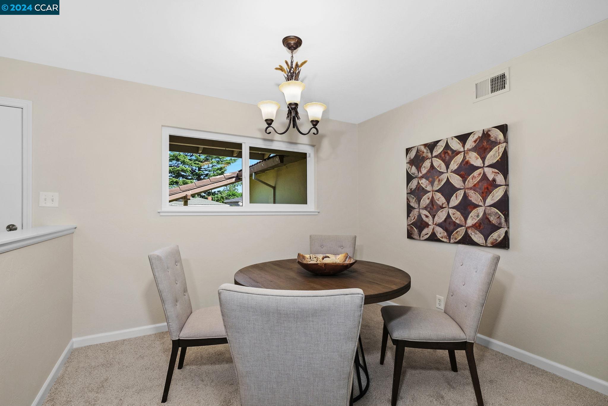 Detail Gallery Image 9 of 29 For 1812 Hayes Court, Concord,  CA 94521 - 3 Beds | 2 Baths
