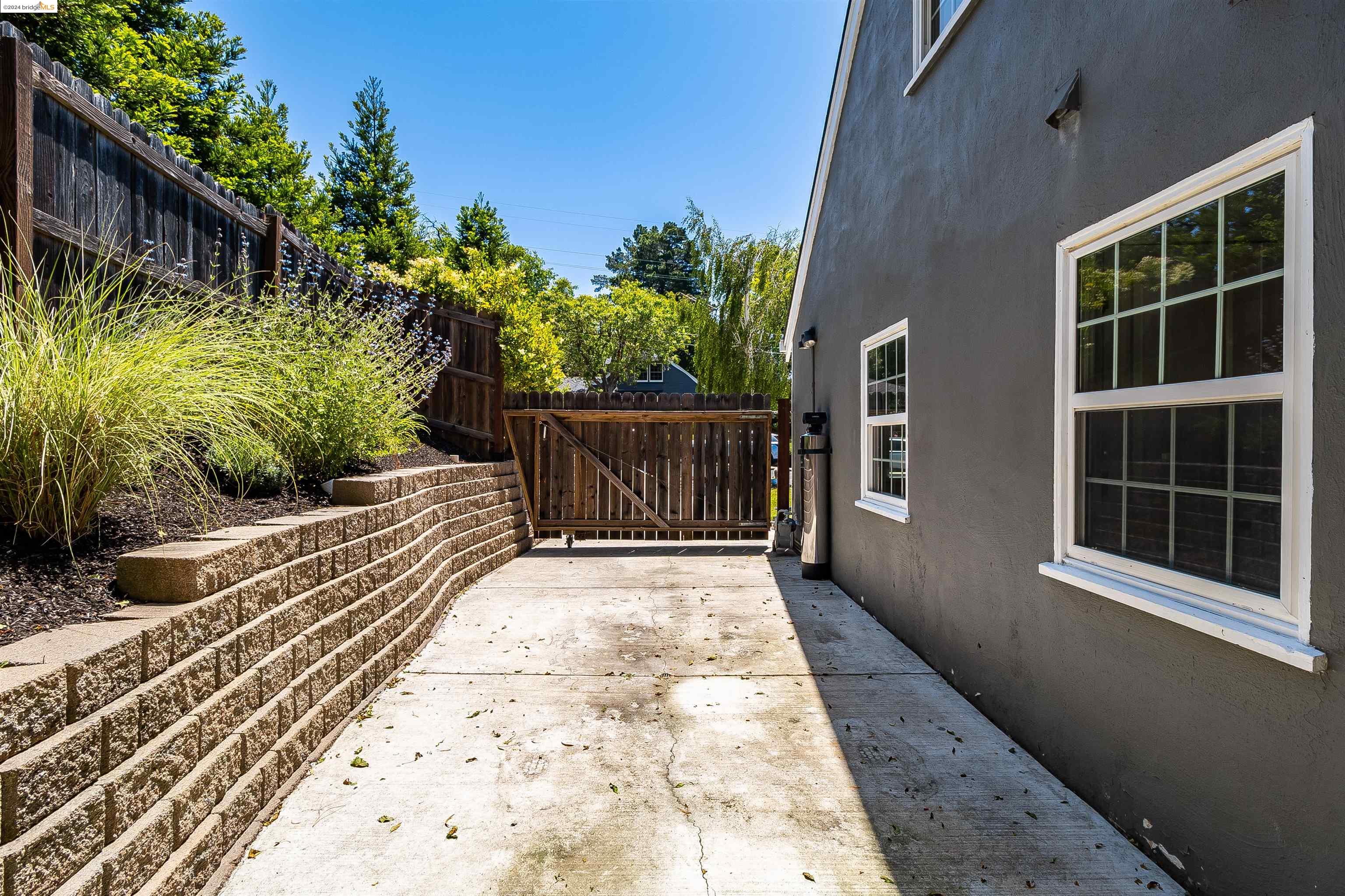 Detail Gallery Image 41 of 45 For 1301 Windermere Way, Concord,  CA 94521 - 3 Beds | 2 Baths