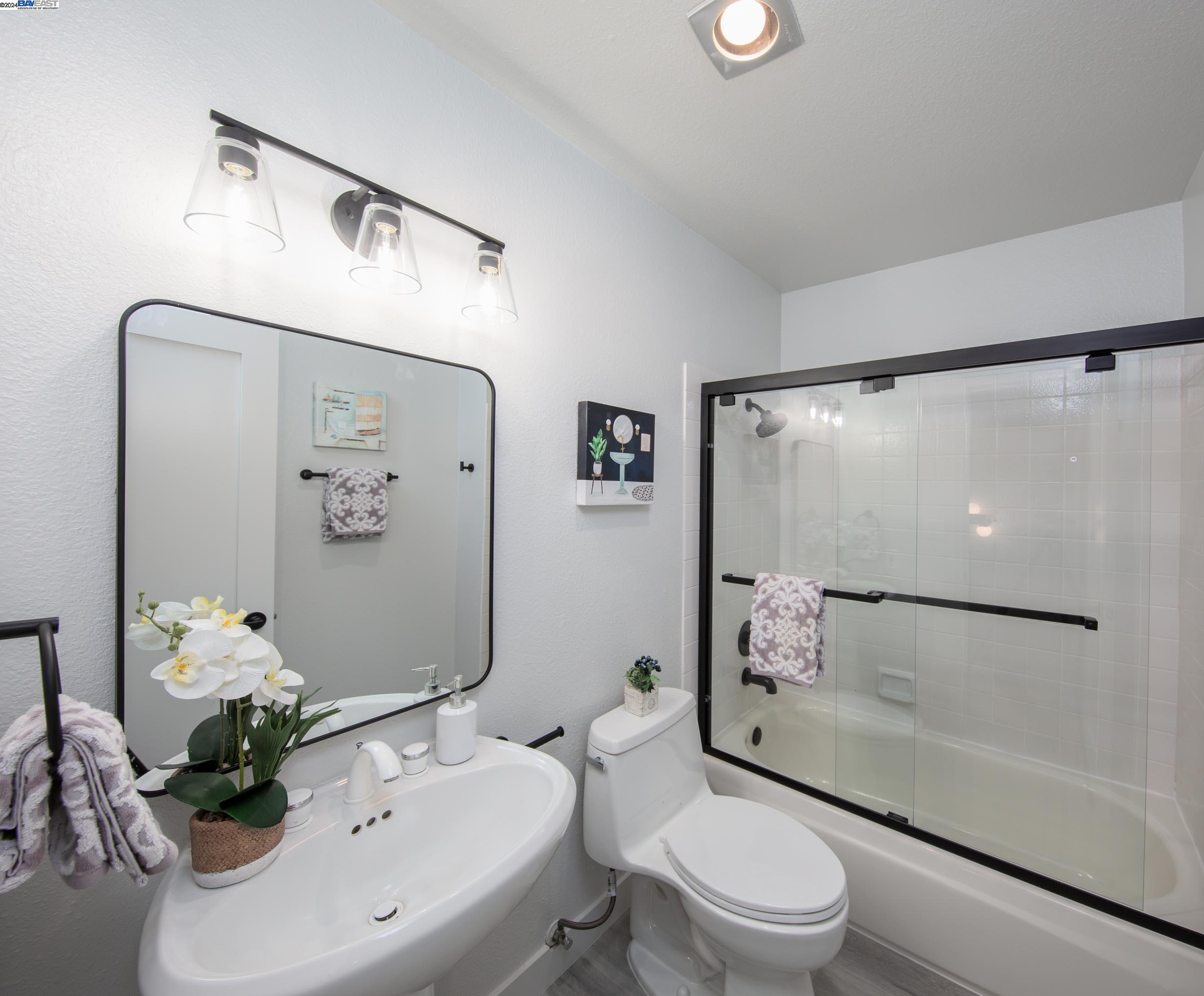 Detail Gallery Image 17 of 35 For 337 Philip Dr, Daly City,  CA 94015 - 3 Beds | 2/1 Baths