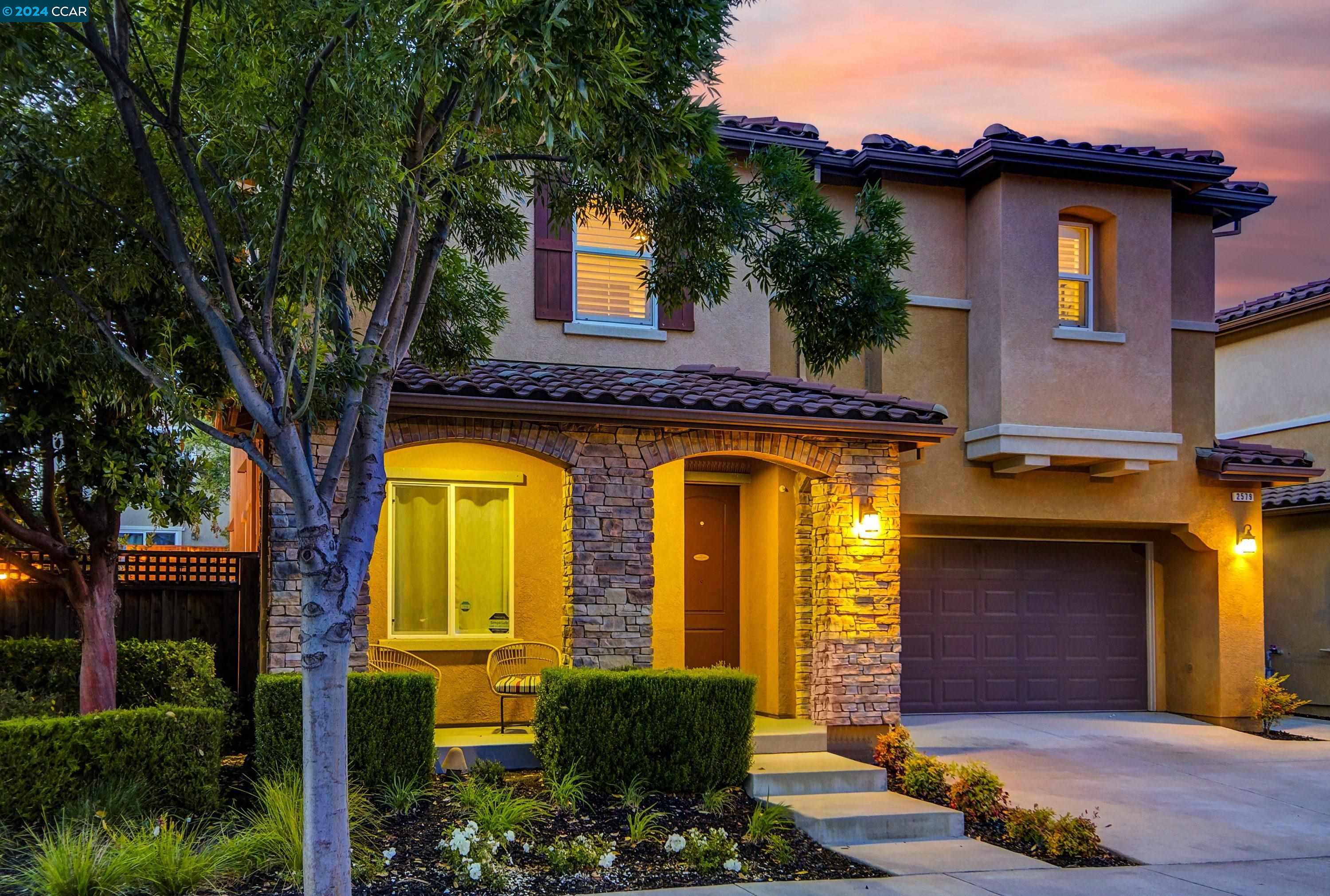 Detail Gallery Image 1 of 1 For 2579 Whitehorse Way, Dublin,  CA 94568 - 5 Beds | 3 Baths