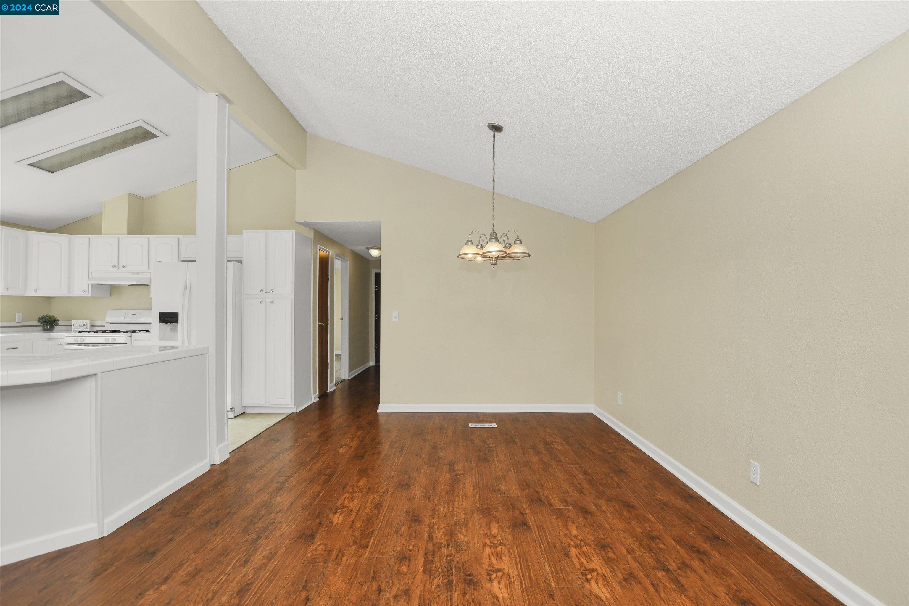 Detail Gallery Image 6 of 37 For 1812 Paris Lane, Antioch,  CA 94509 - 2 Beds | 2 Baths