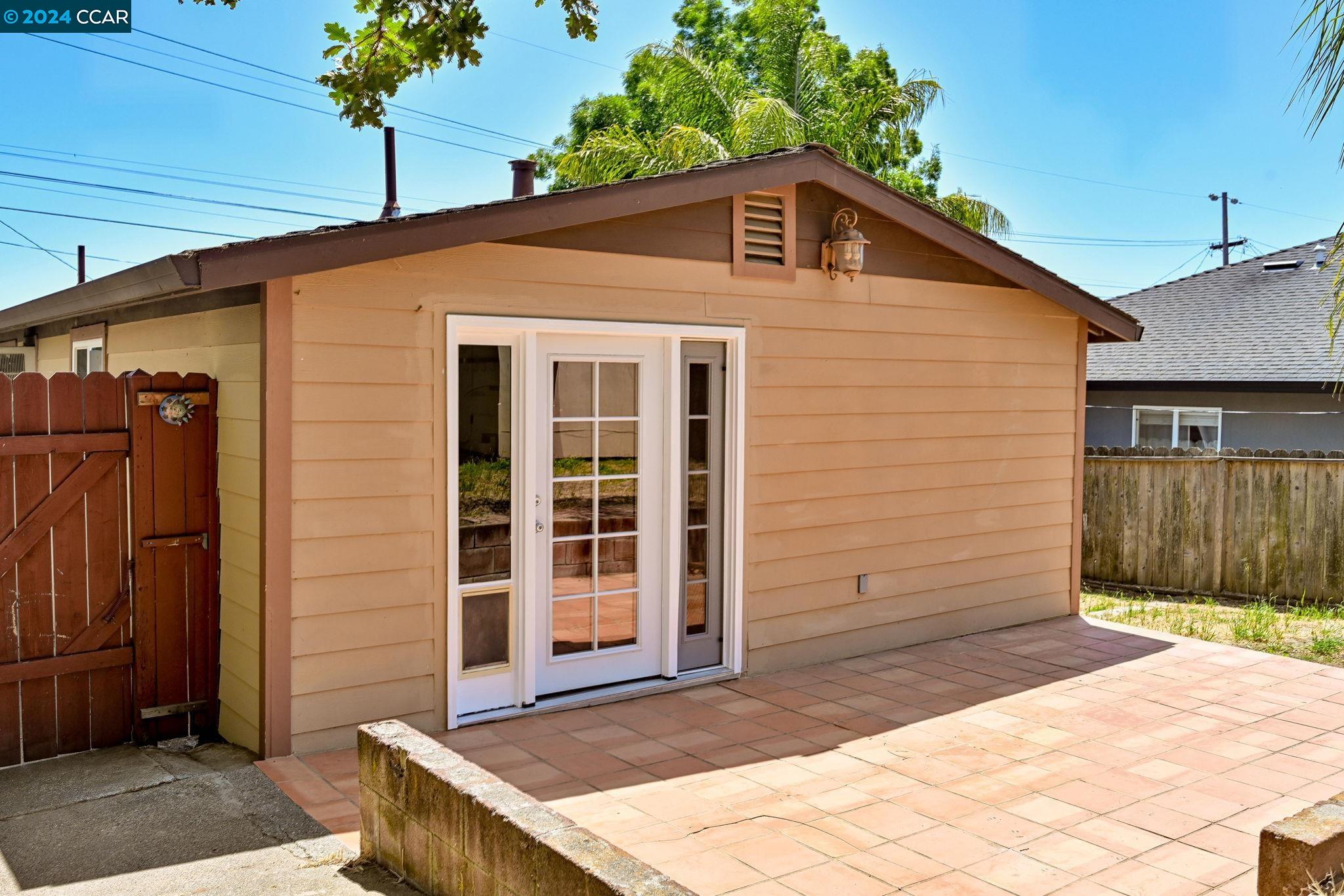 Detail Gallery Image 17 of 24 For 1241 Vine Ave, Martinez,  CA 94553 - 2 Beds | 1 Baths