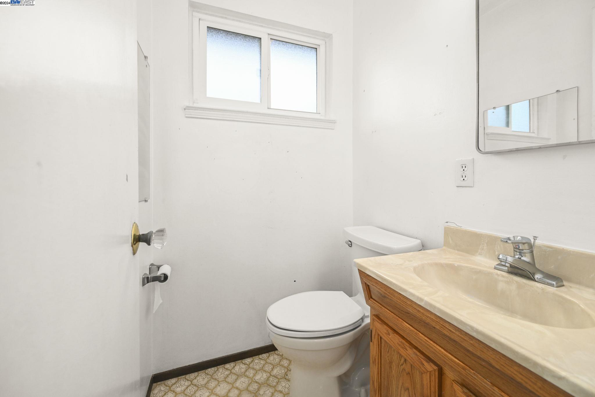 Detail Gallery Image 14 of 22 For 2455 Tanager Cir, Concord,  CA 94520 - 3 Beds | 1/1 Baths