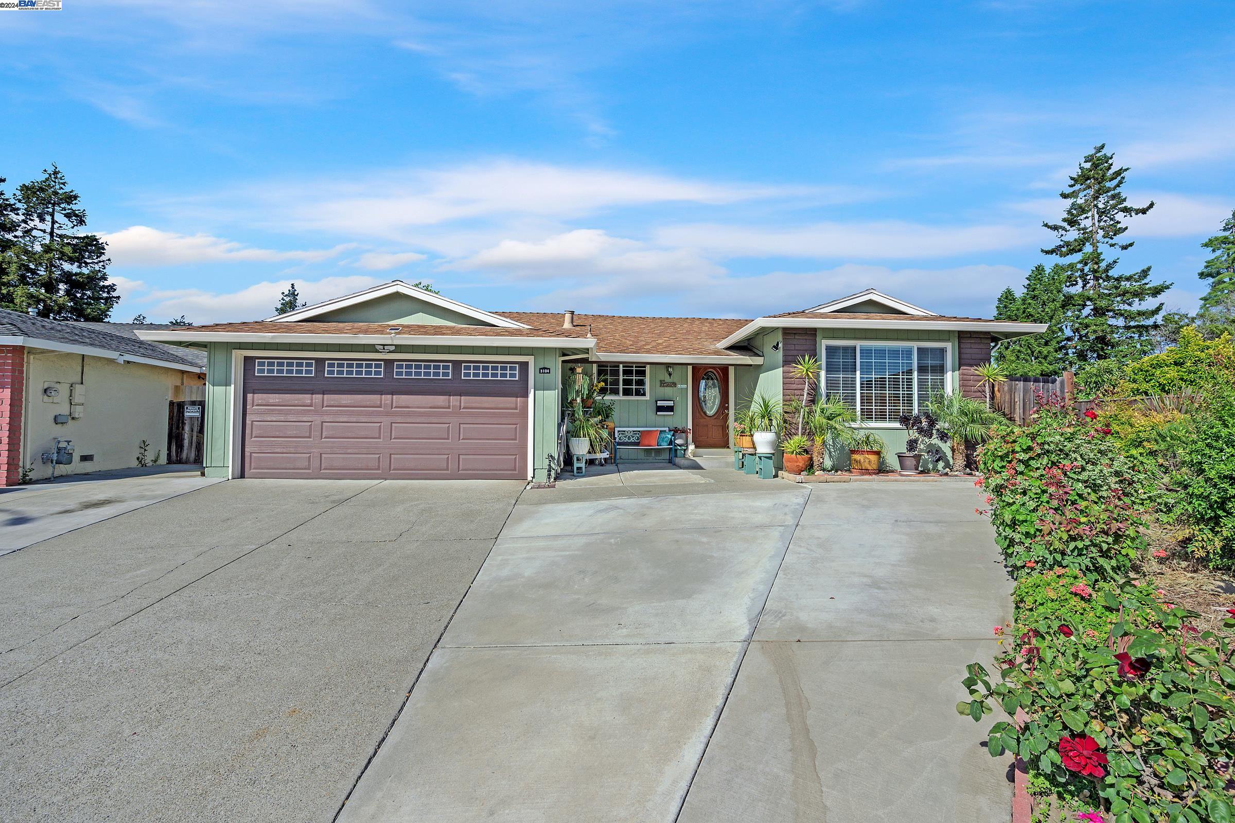 Detail Gallery Image 1 of 1 For 3104 Salisbury Ct, Fremont,  CA 94555 - 5 Beds | 2 Baths