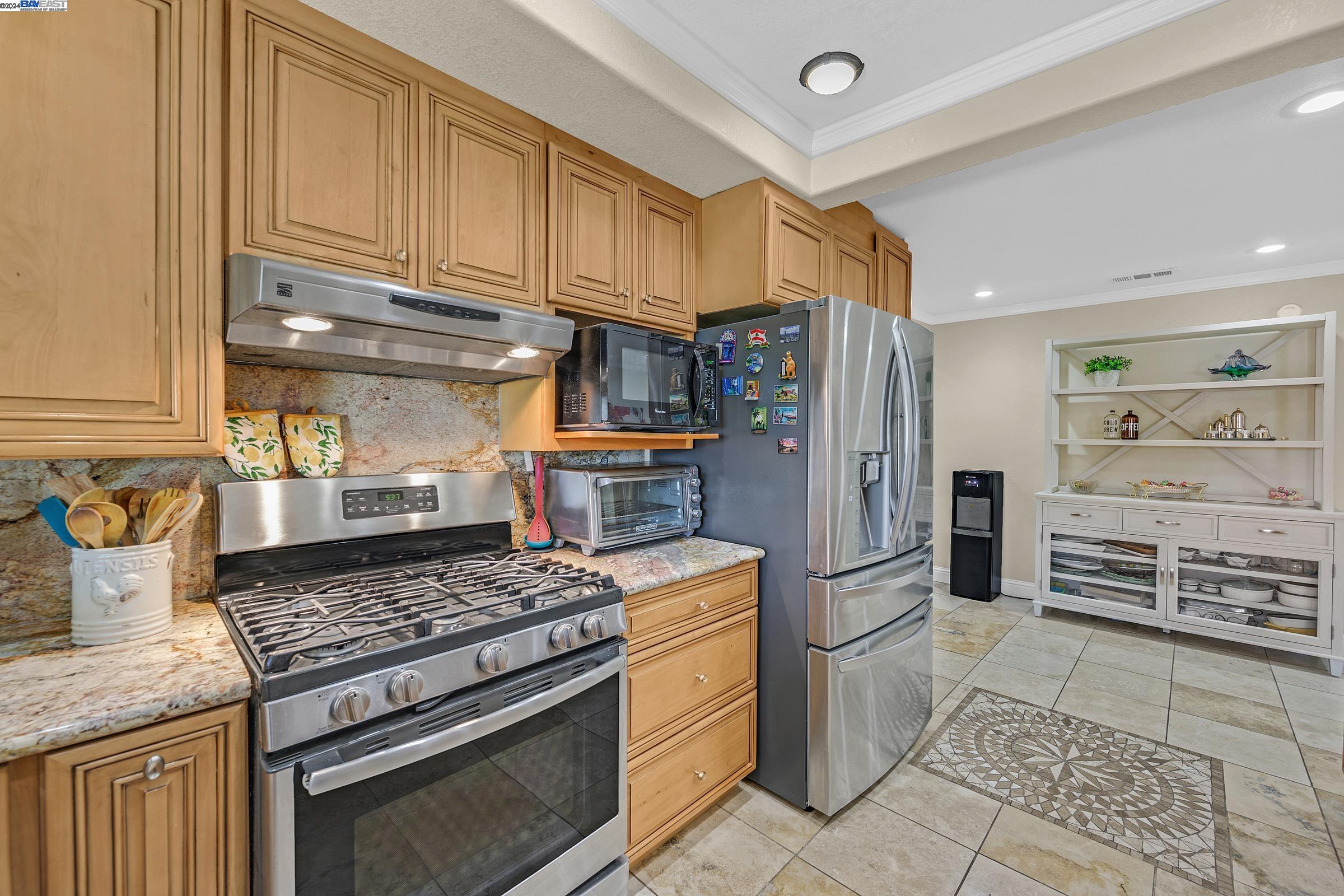 Detail Gallery Image 12 of 46 For 3104 Salisbury Ct, Fremont,  CA 94555 - 5 Beds | 2 Baths