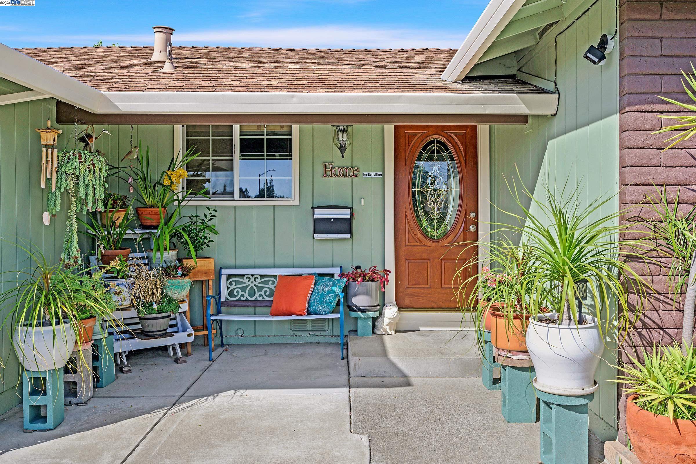 Detail Gallery Image 5 of 46 For 3104 Salisbury Ct, Fremont,  CA 94555 - 5 Beds | 2 Baths