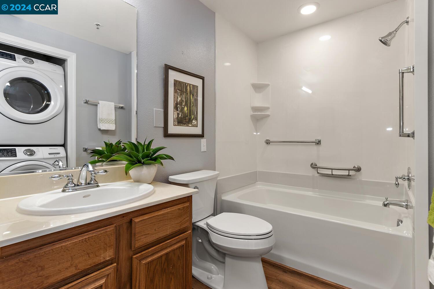 Detail Gallery Image 20 of 54 For 1840 Tice Creek Drive #2420,  Walnut Creek,  CA 94595-2464 - 2 Beds | 2 Baths