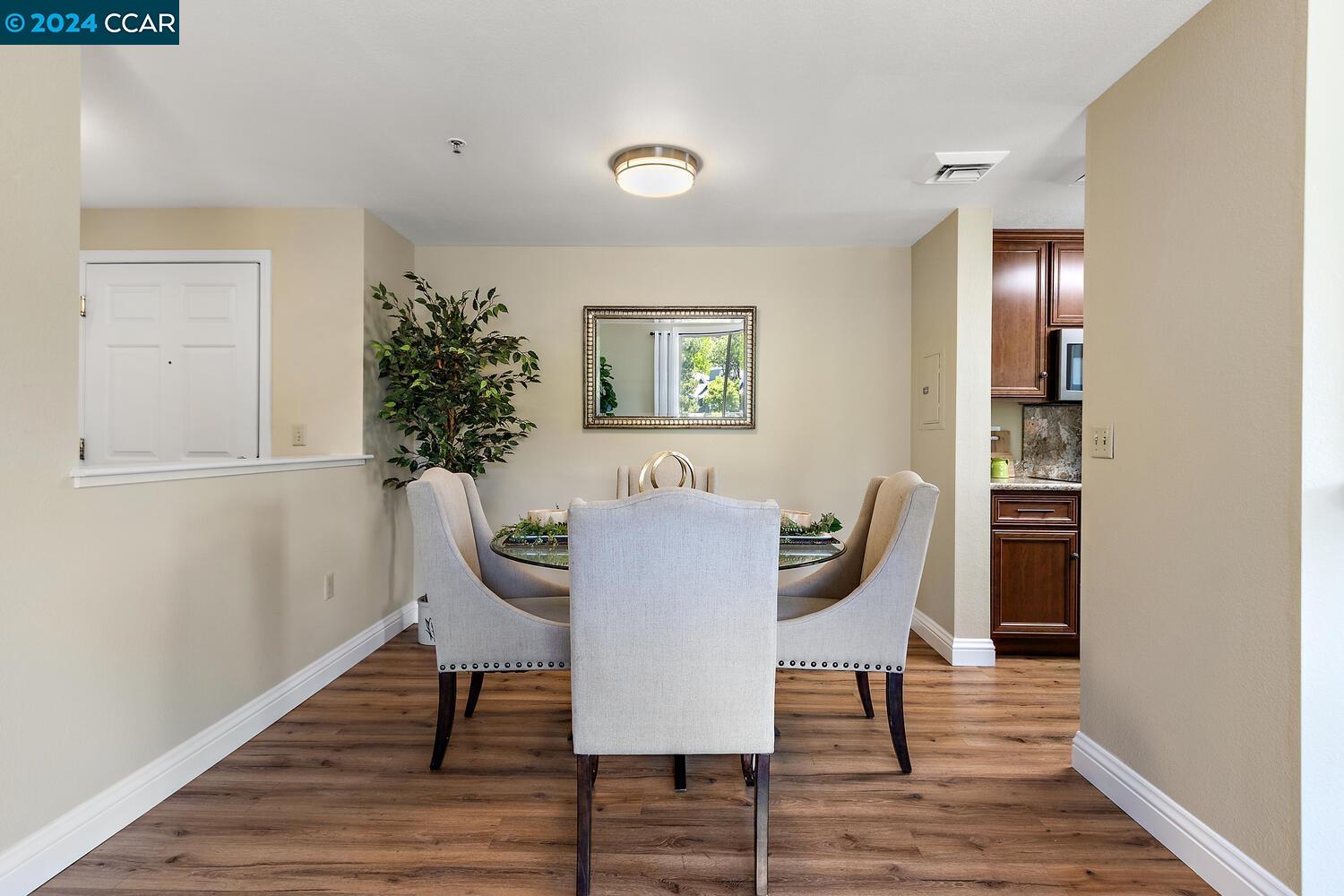 Detail Gallery Image 8 of 54 For 1840 Tice Creek Drive #2420,  Walnut Creek,  CA 94595-2464 - 2 Beds | 2 Baths