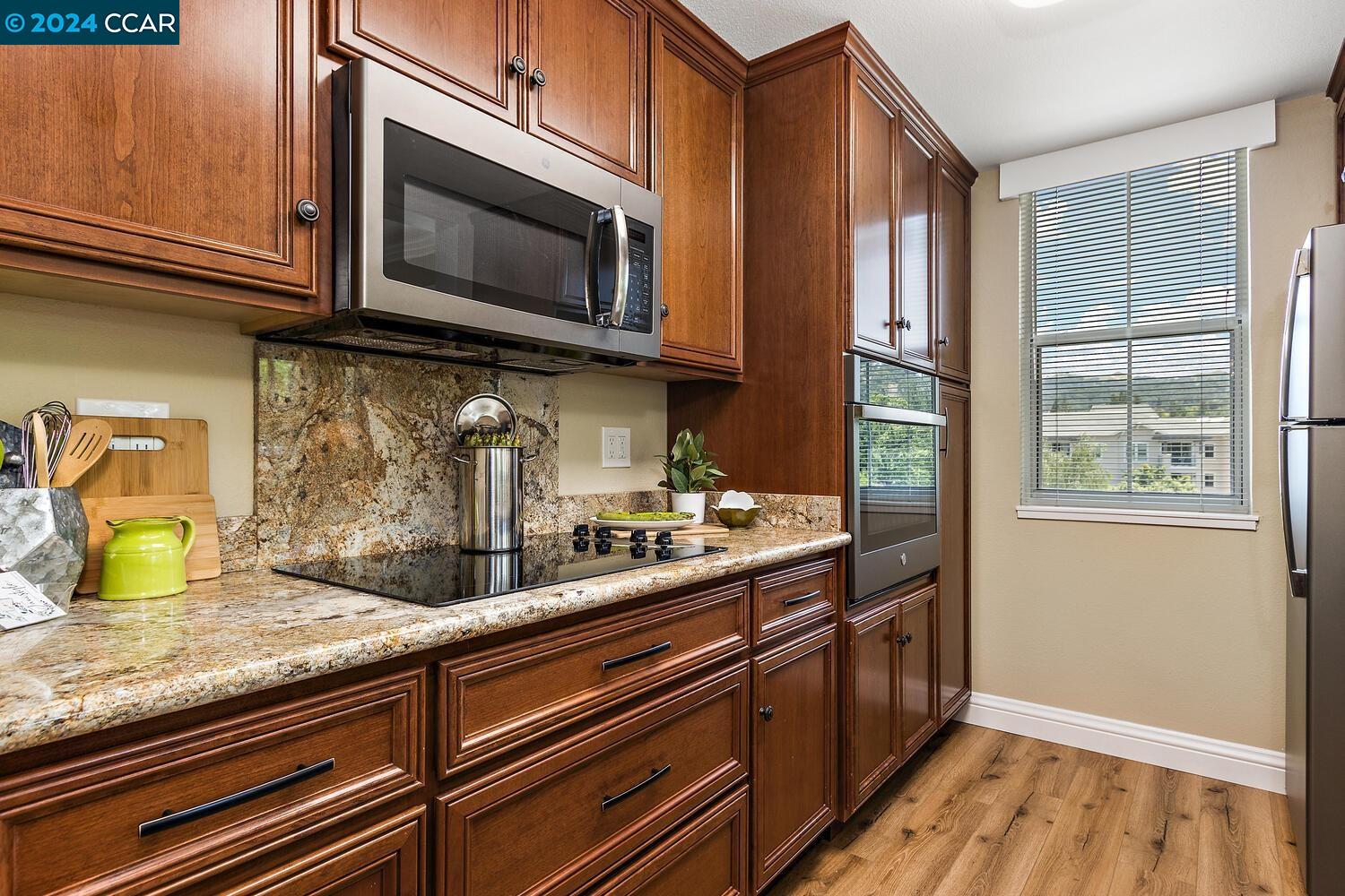 Detail Gallery Image 9 of 54 For 1840 Tice Creek Drive #2420,  Walnut Creek,  CA 94595-2464 - 2 Beds | 2 Baths