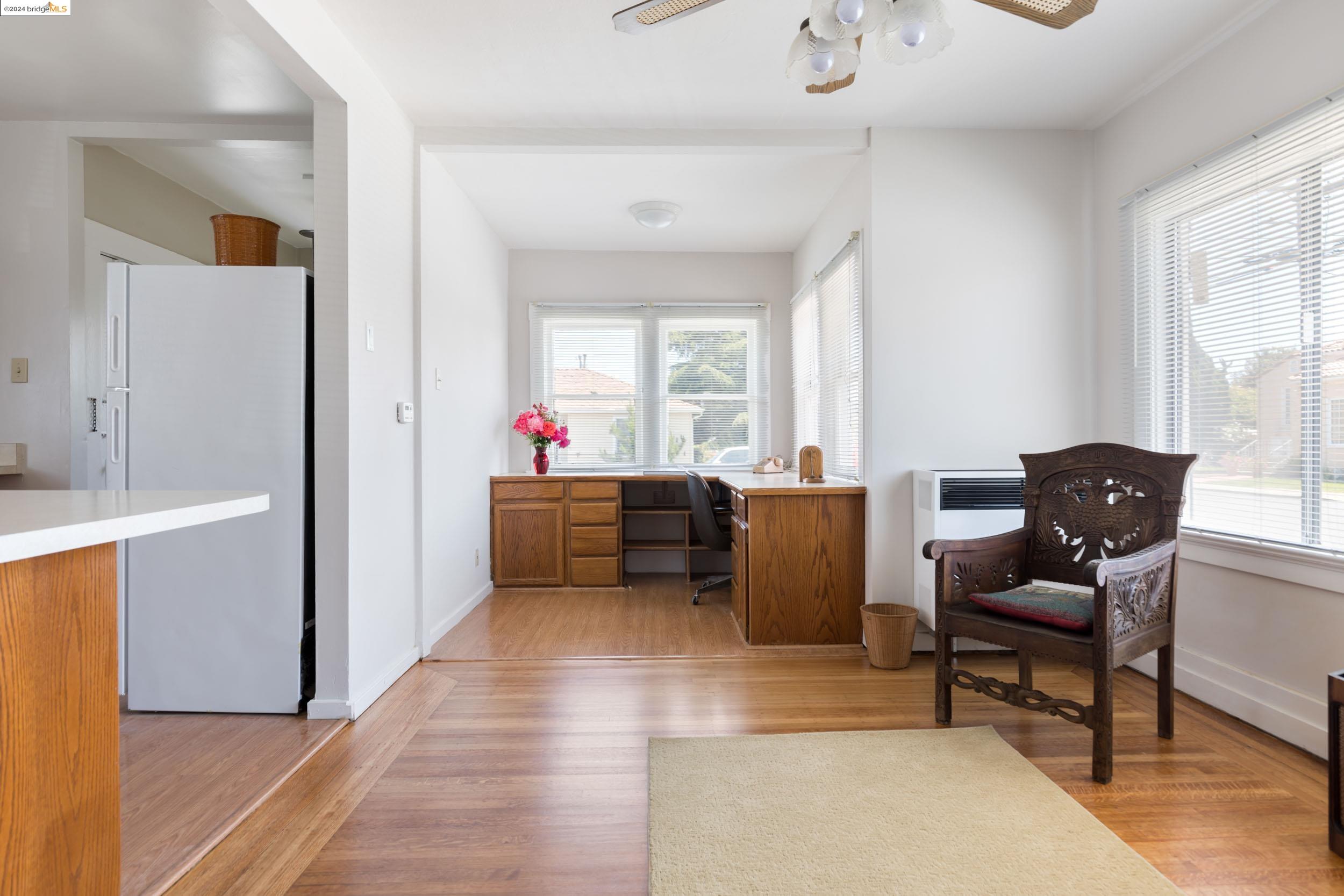 Detail Gallery Image 3 of 20 For 2929 Nevin Ave, Richmond,  CA 94804 - 2 Beds | 1 Baths