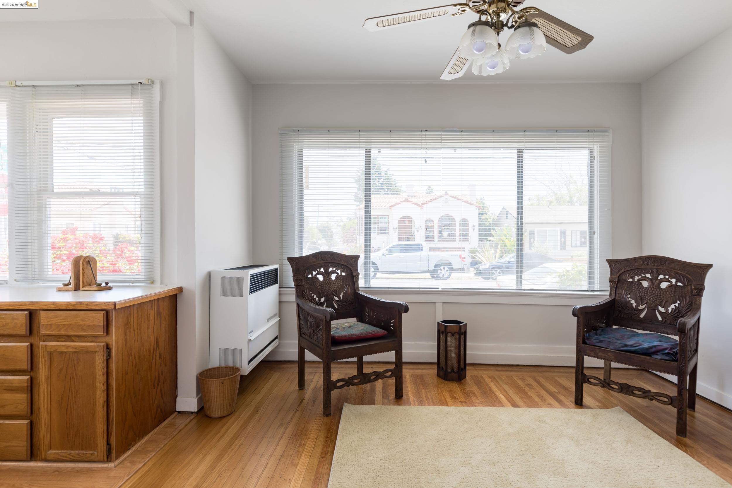 Detail Gallery Image 4 of 20 For 2929 Nevin Ave, Richmond,  CA 94804 - 2 Beds | 1 Baths