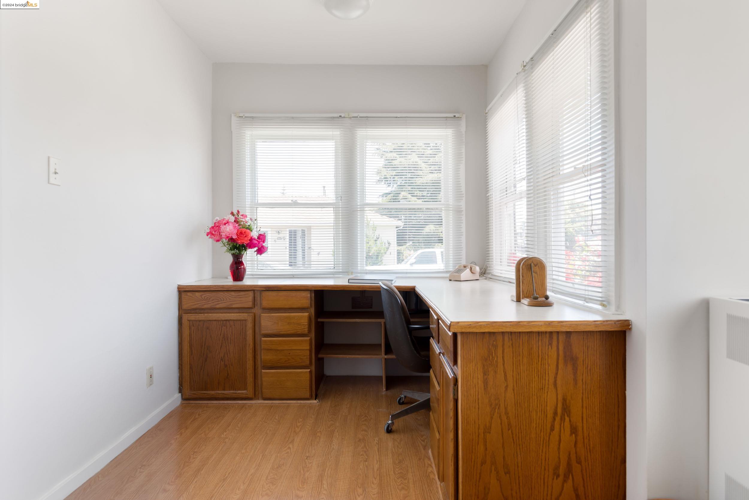 Detail Gallery Image 5 of 20 For 2929 Nevin Ave, Richmond,  CA 94804 - 2 Beds | 1 Baths