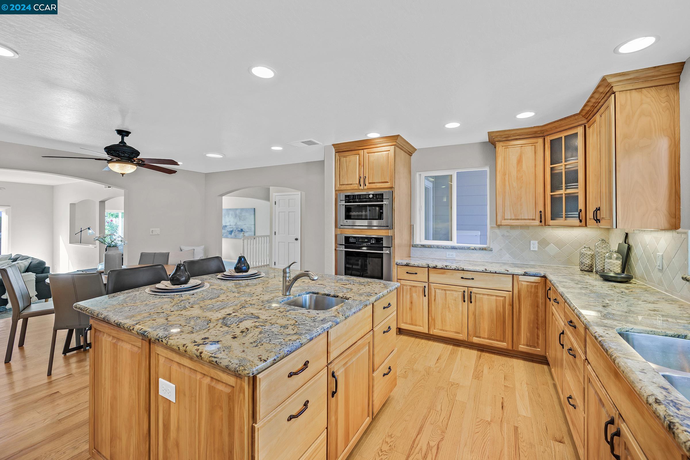 Detail Gallery Image 13 of 44 For 1729 Baywood Dr, Concord,  CA 94521 - 3 Beds | 2 Baths