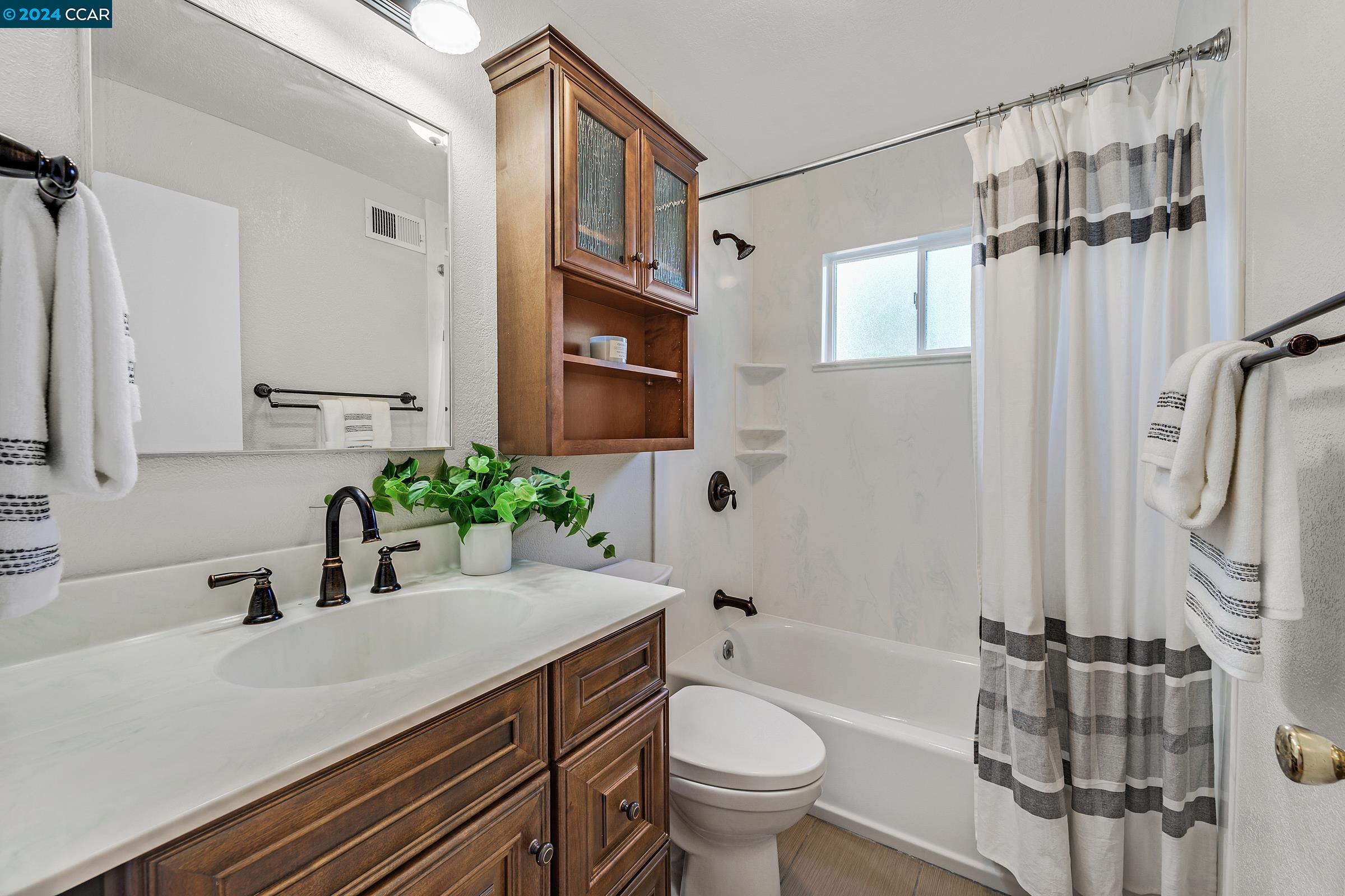 Detail Gallery Image 21 of 44 For 1729 Baywood Dr, Concord,  CA 94521 - 3 Beds | 2 Baths