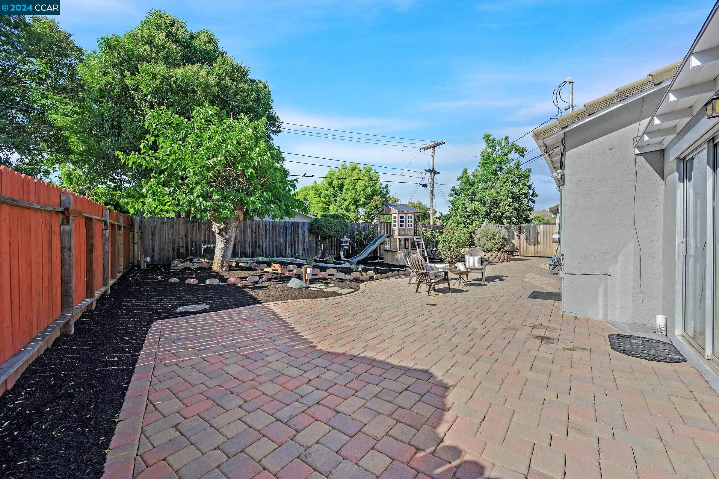 Detail Gallery Image 33 of 44 For 1729 Baywood Dr, Concord,  CA 94521 - 3 Beds | 2 Baths