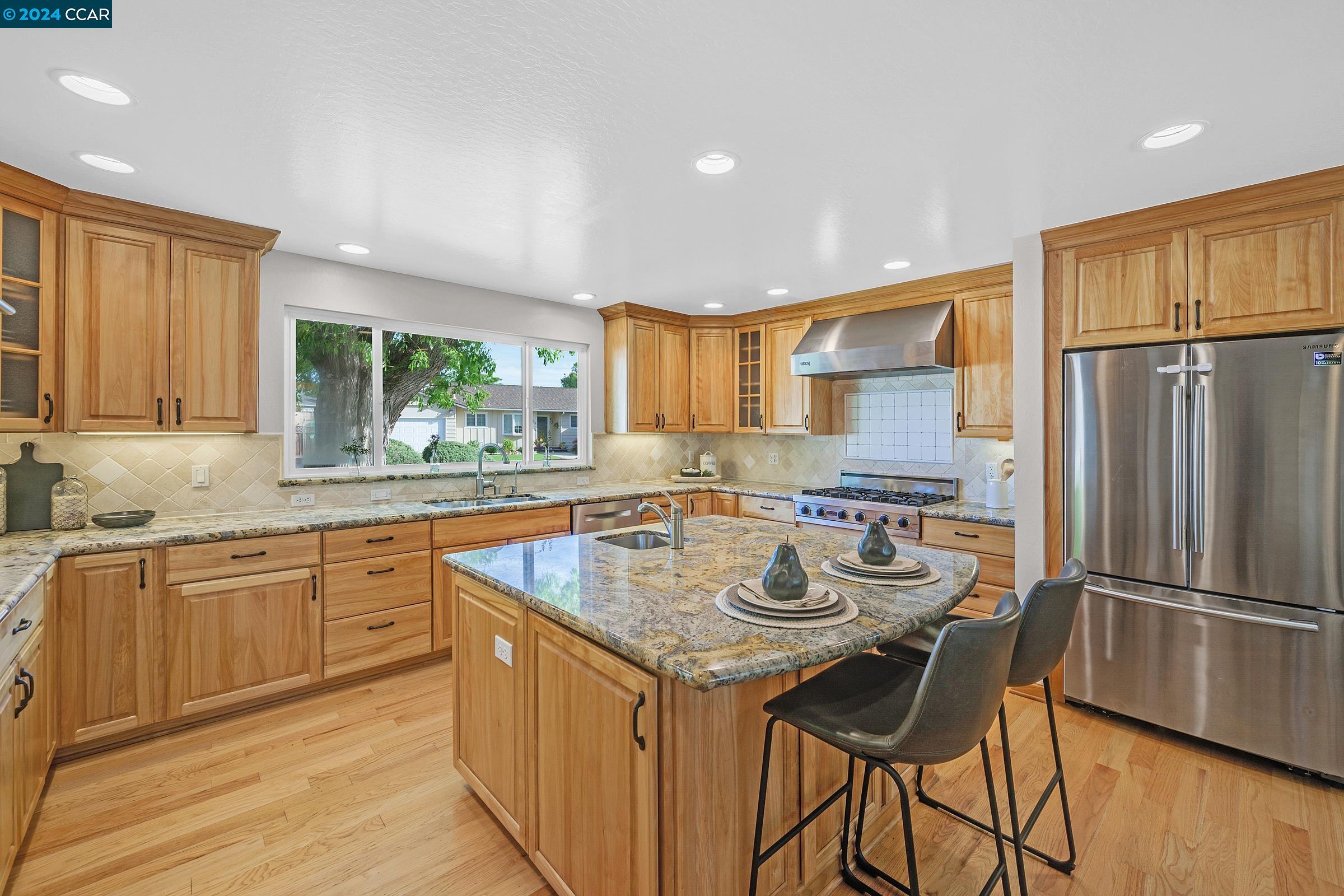 Detail Gallery Image 10 of 44 For 1729 Baywood Dr, Concord,  CA 94521 - 3 Beds | 2 Baths