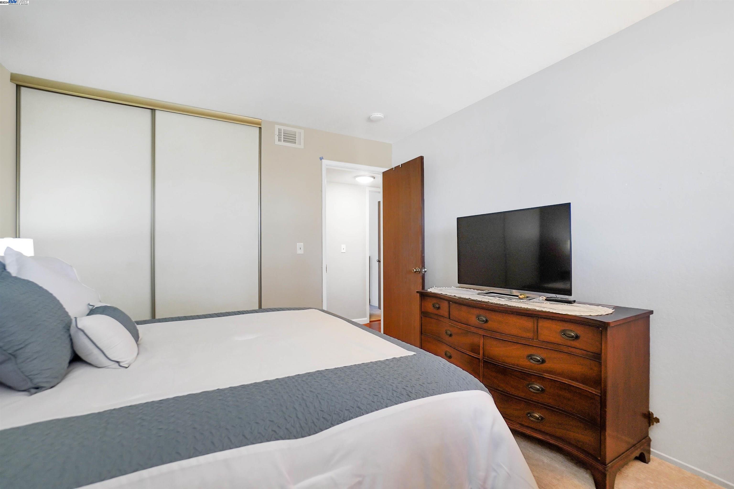 Detail Gallery Image 19 of 35 For 1550 Bancroft Ave #321,  San Leandro,  CA 94577 - 3 Beds | 2 Baths