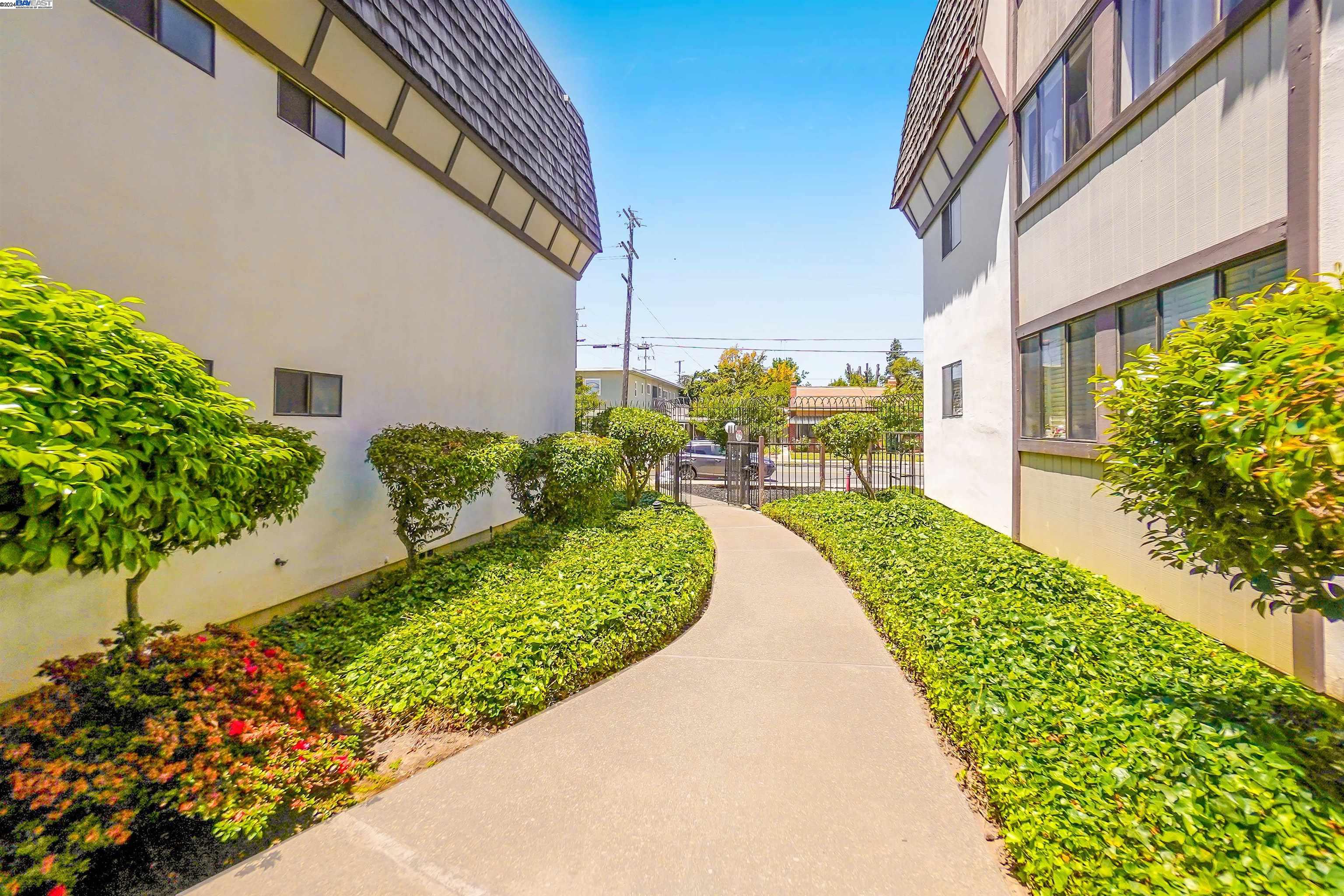 Detail Gallery Image 25 of 35 For 1550 Bancroft Ave #321,  San Leandro,  CA 94577 - 3 Beds | 2 Baths