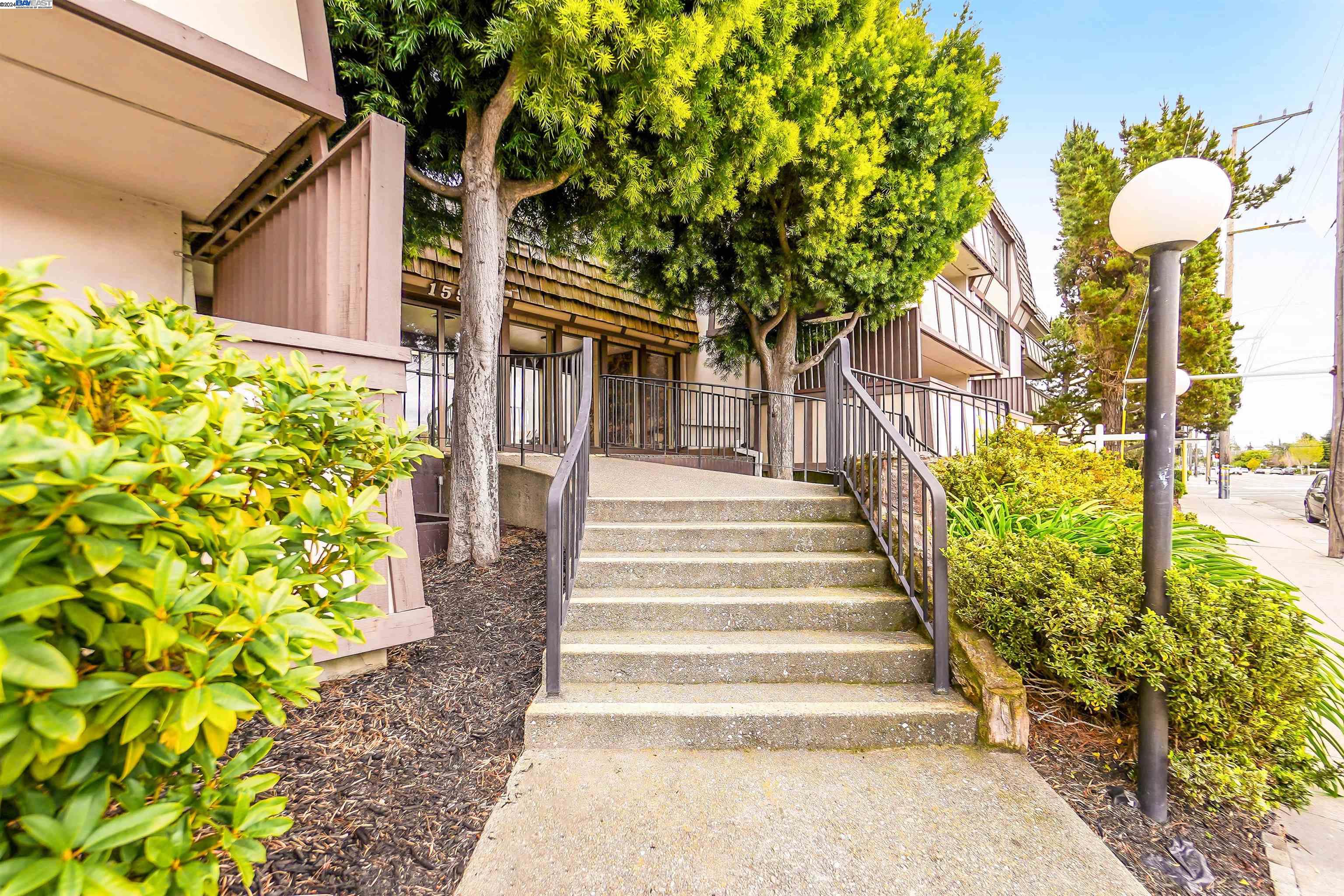 Detail Gallery Image 31 of 35 For 1550 Bancroft Ave #321,  San Leandro,  CA 94577 - 3 Beds | 2 Baths