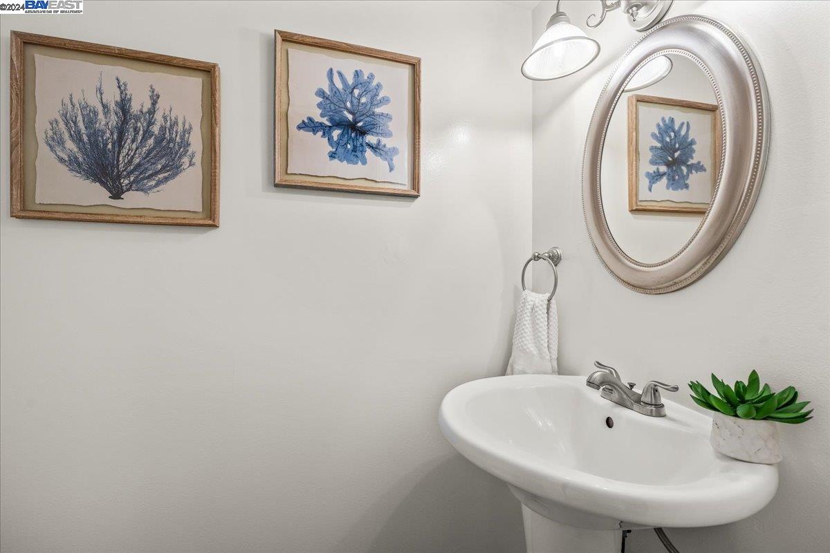 Detail Gallery Image 15 of 24 For 2286 D St, Hayward,  CA 94541 - 3 Beds | 2/1 Baths