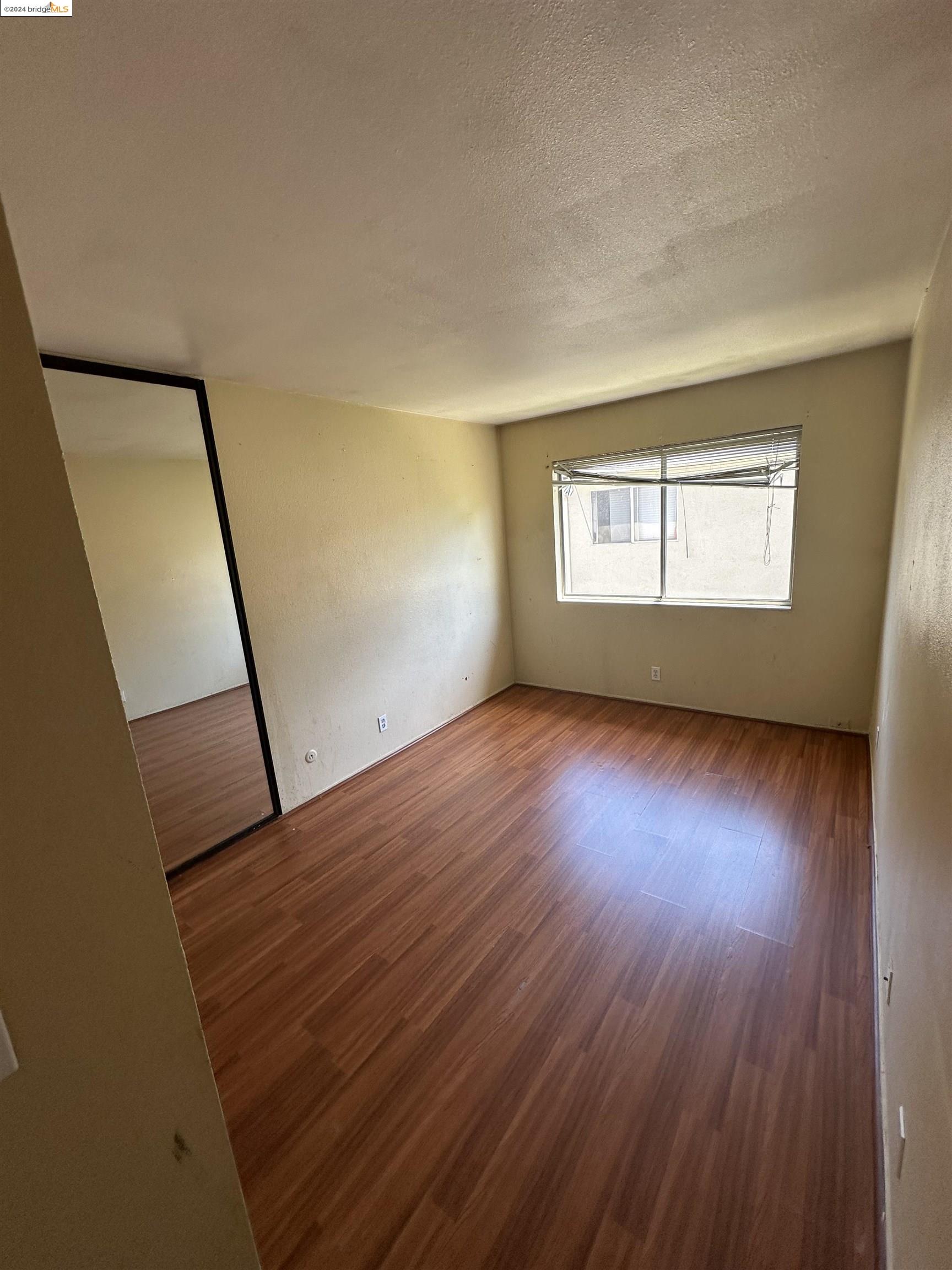 Detail Gallery Image 17 of 22 For 1076 Mohr Ln #B,  Concord,  CA 94518 - 2 Beds | 1/1 Baths